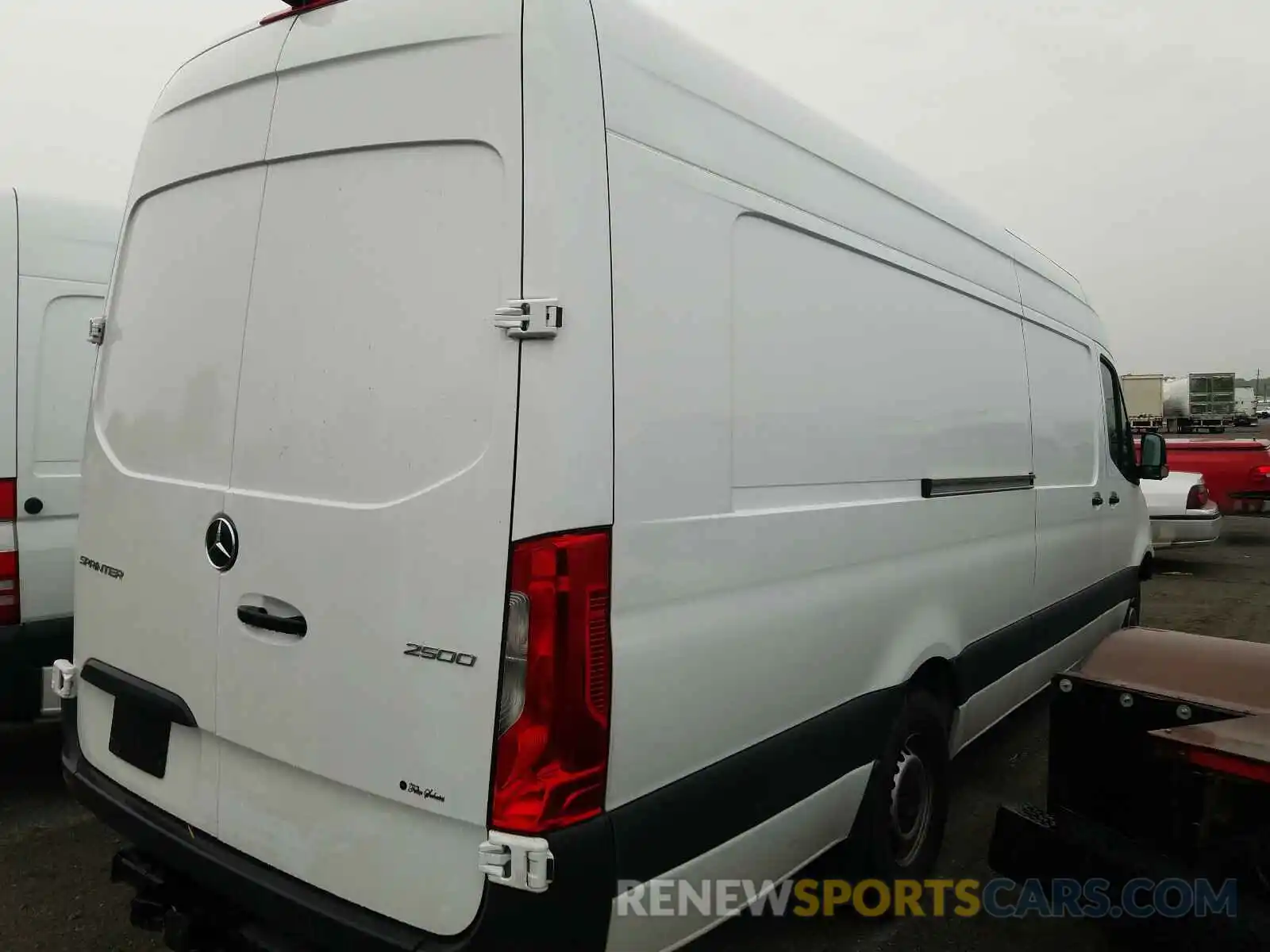 4 Фотография поврежденного автомобиля WD3PF1CD9KP185459 MERCEDES-BENZ SPRINTER 2019