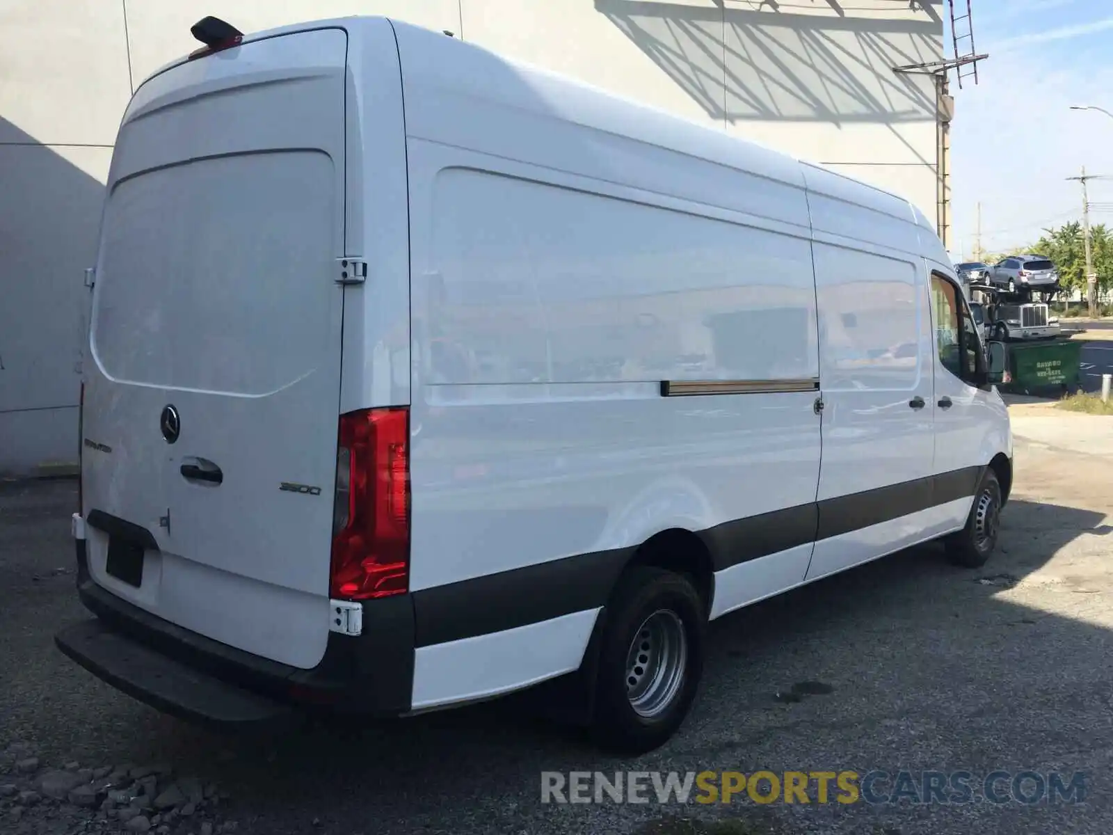 3 Фотография поврежденного автомобиля WD3PF1CD9KT011057 MERCEDES-BENZ SPRINTER 2019