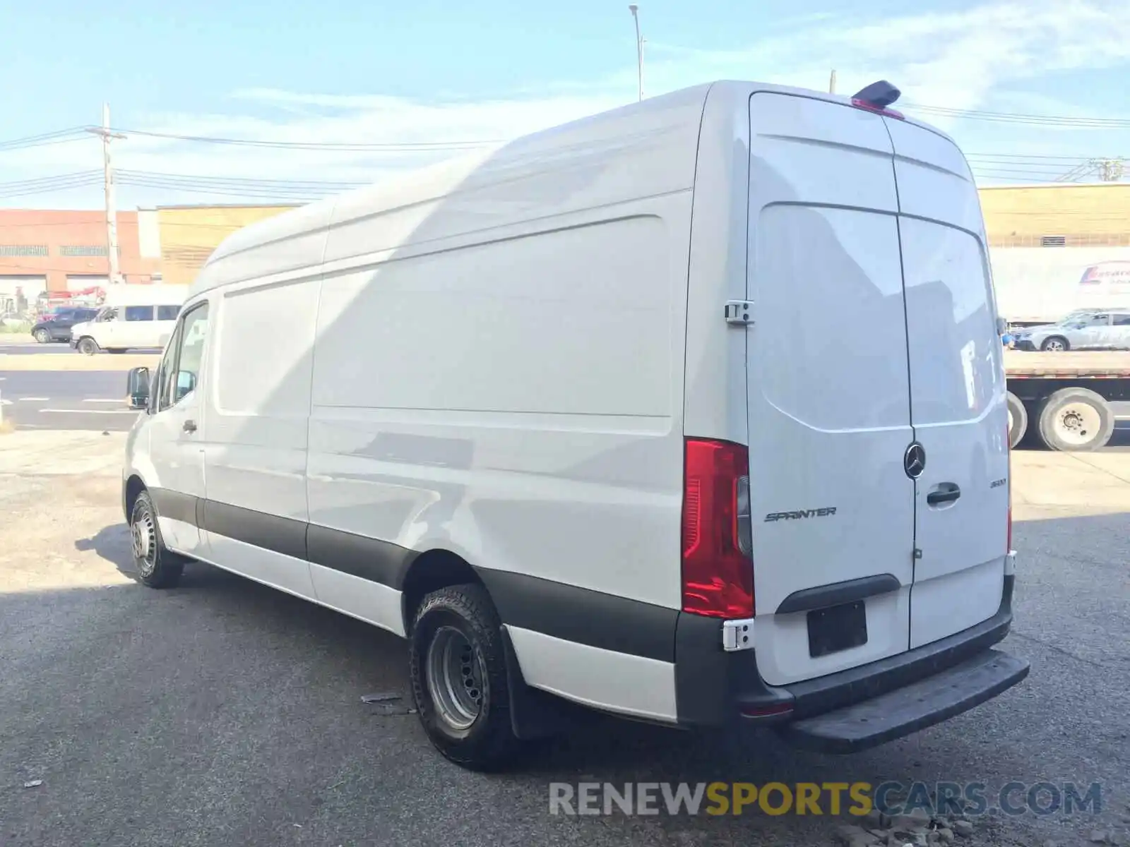 4 Photograph of a damaged car WD3PF1CD9KT011057 MERCEDES-BENZ SPRINTER 2019