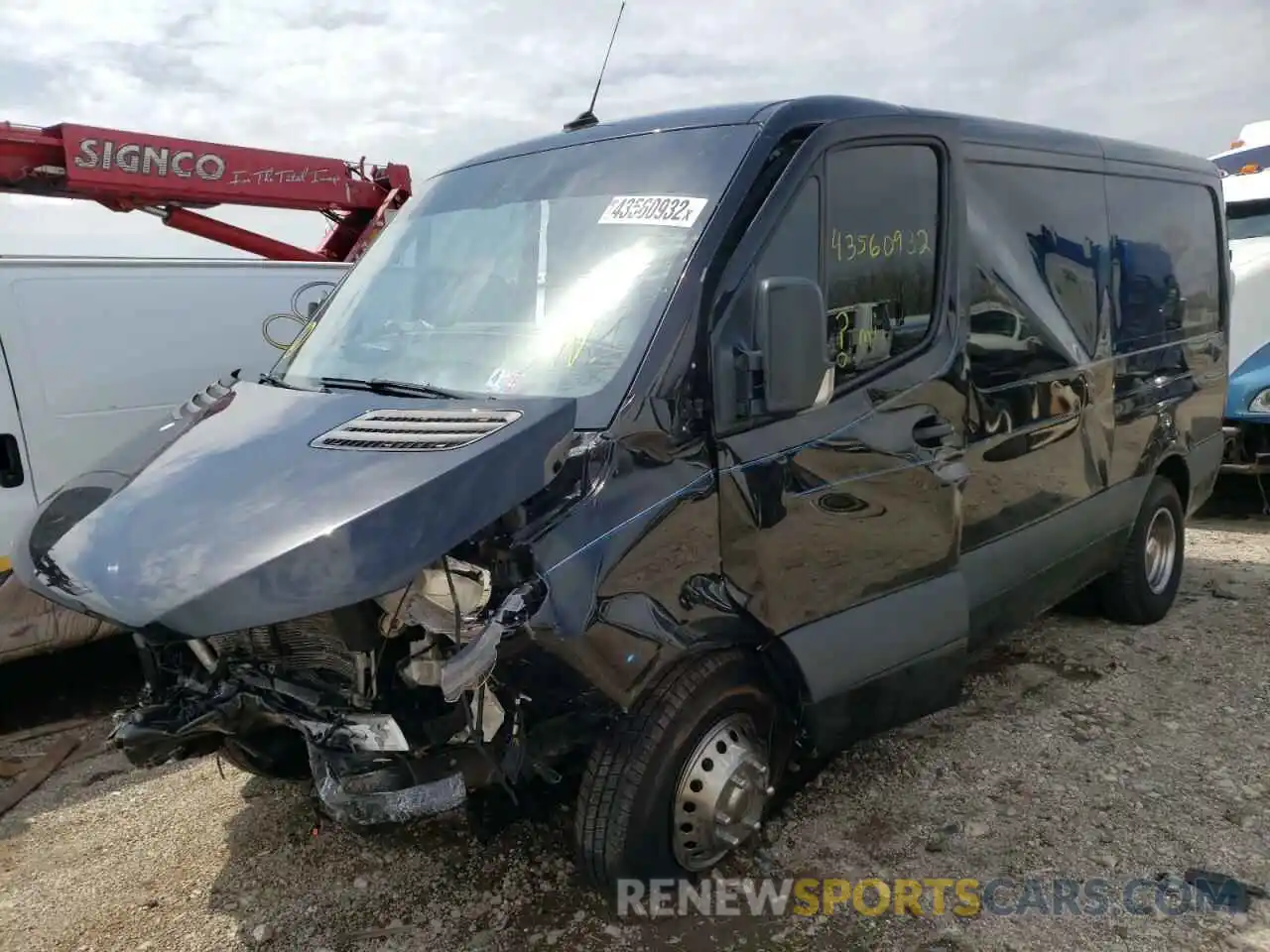 2 Photograph of a damaged car WD3PF3CD8KP031837 MERCEDES-BENZ SPRINTER 2019