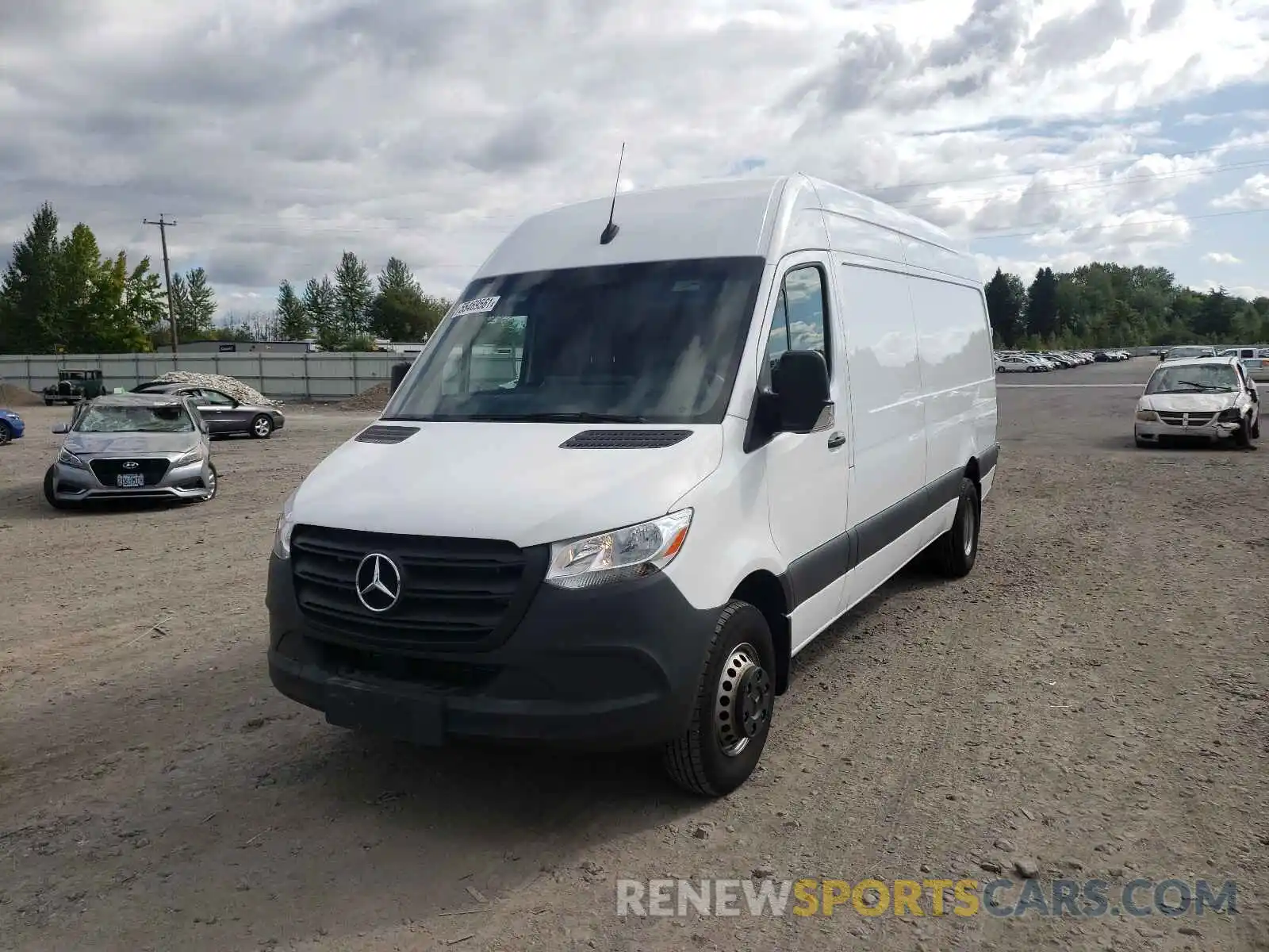 2 Photograph of a damaged car WD3PF4CC4KP028141 MERCEDES-BENZ SPRINTER 2019