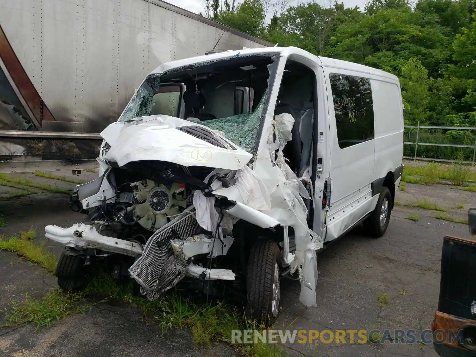 2 Photograph of a damaged car WD4FF0CD2KP189676 MERCEDES-BENZ SPRINTER 2019