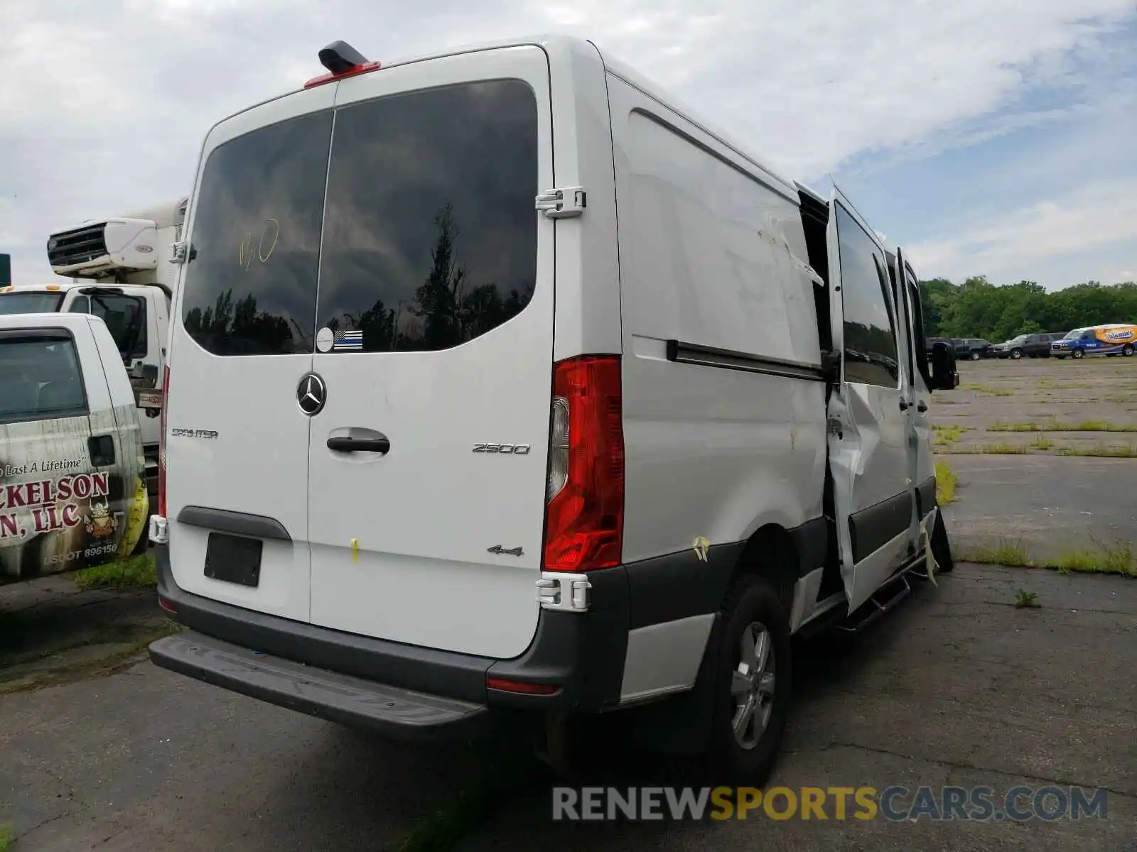 4 Фотография поврежденного автомобиля WD4FF0CD2KP189676 MERCEDES-BENZ SPRINTER 2019