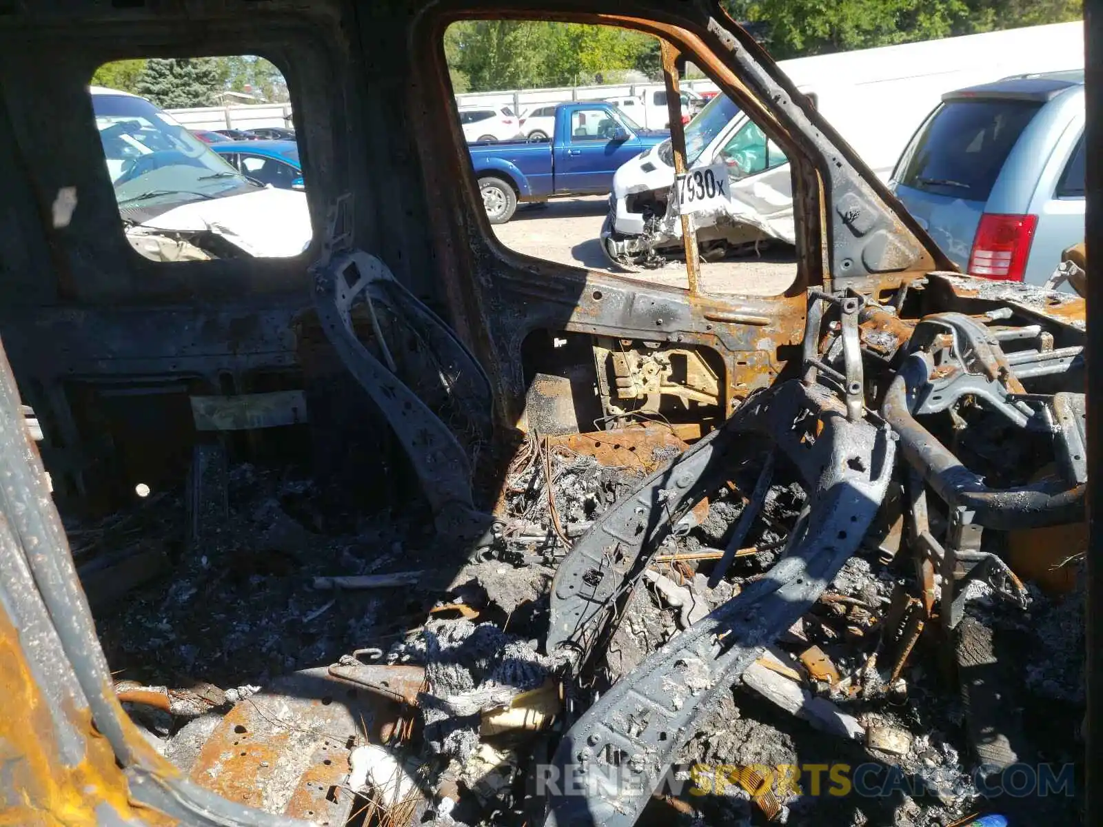 5 Фотография поврежденного автомобиля WD4FF0CD8KT007843 MERCEDES-BENZ SPRINTER 2019