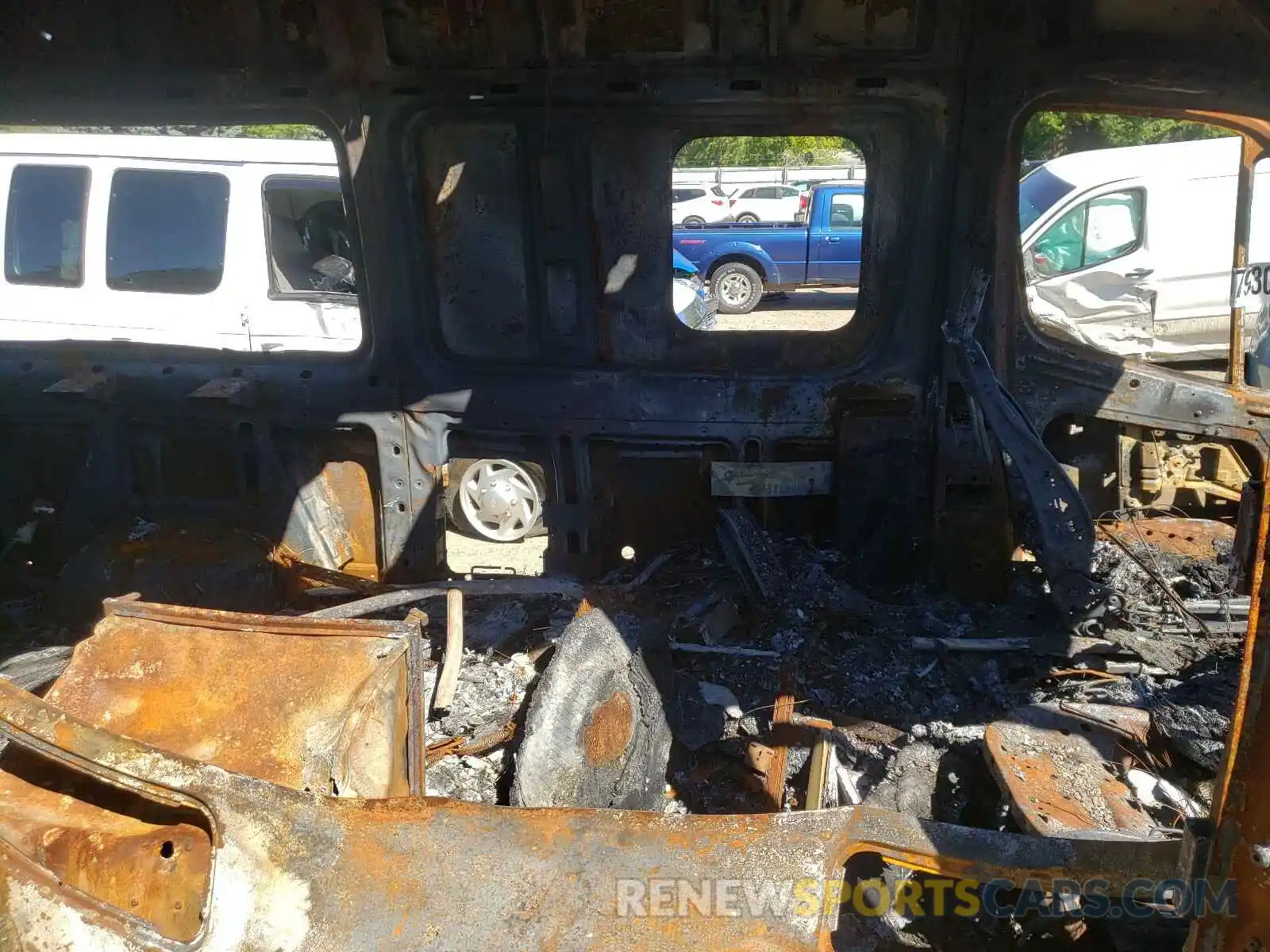 6 Фотография поврежденного автомобиля WD4FF0CD8KT007843 MERCEDES-BENZ SPRINTER 2019