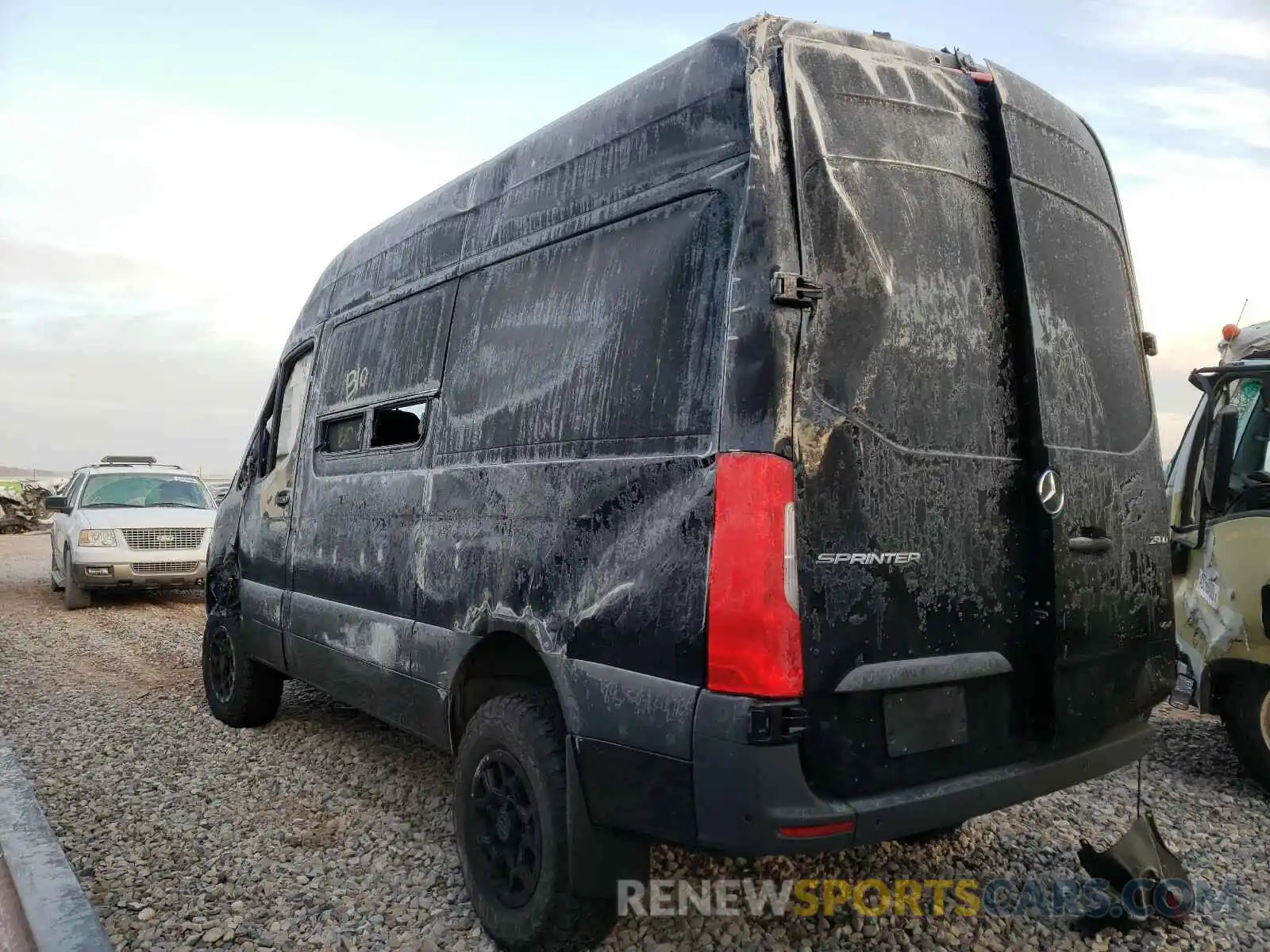 3 Фотография поврежденного автомобиля WD4FF0CD9KT015885 MERCEDES-BENZ SPRINTER 2019