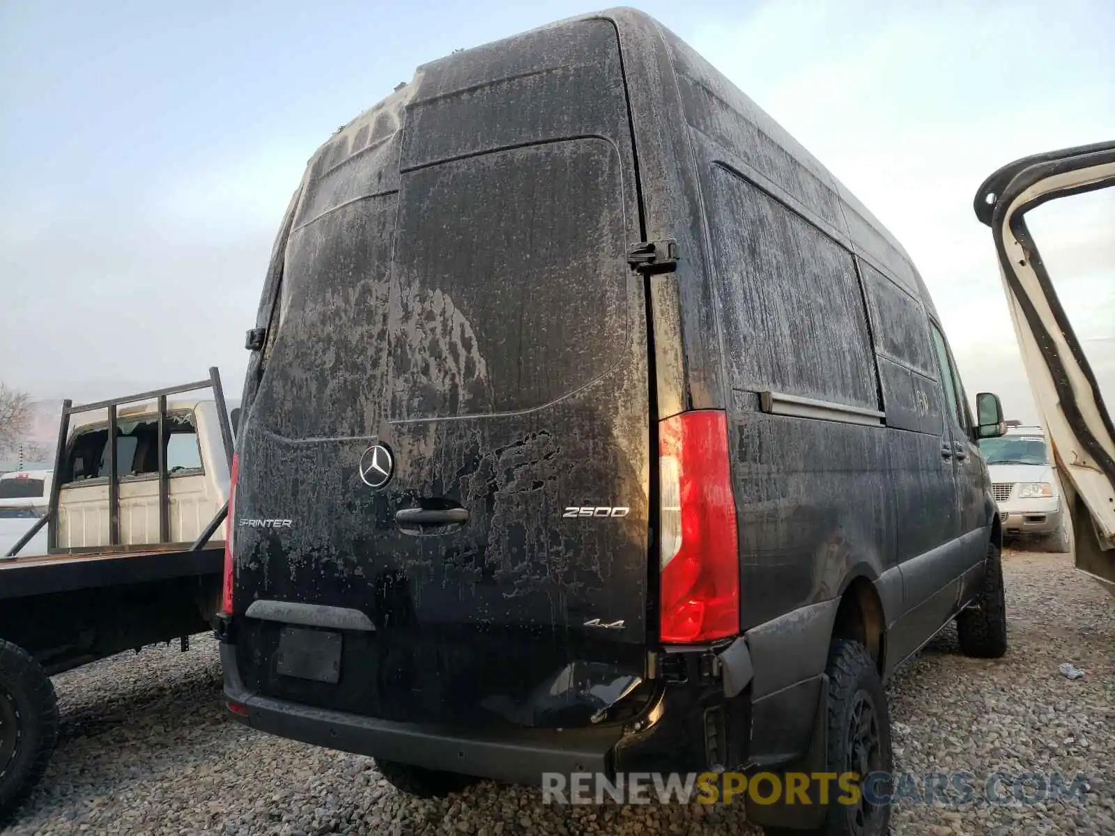 4 Photograph of a damaged car WD4FF0CD9KT015885 MERCEDES-BENZ SPRINTER 2019