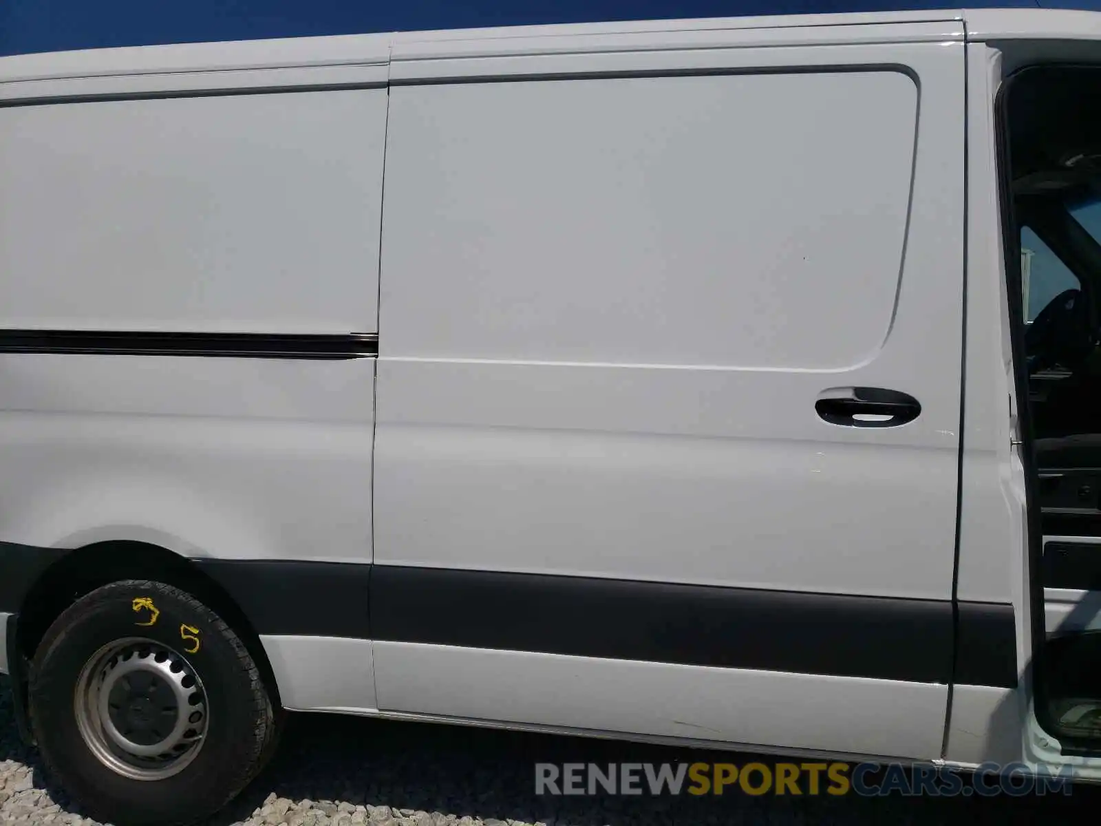 6 Photograph of a damaged car WD4PE7ED0KT014265 MERCEDES-BENZ SPRINTER 2019