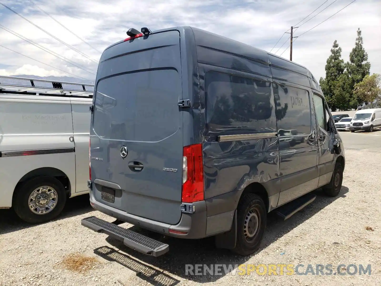 4 Фотография поврежденного автомобиля WD4PF0CD0KP042549 MERCEDES-BENZ SPRINTER 2019