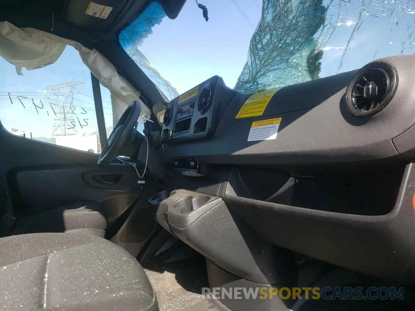 5 Photograph of a damaged car WD4PF0CD0KP042549 MERCEDES-BENZ SPRINTER 2019