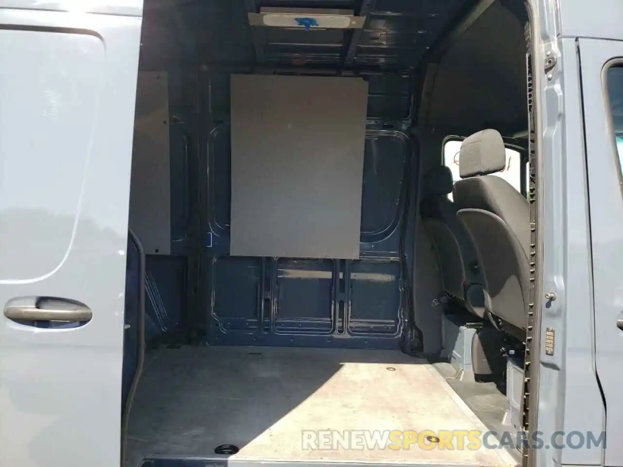 6 Фотография поврежденного автомобиля WD4PF0CD0KP064065 MERCEDES-BENZ SPRINTER 2019