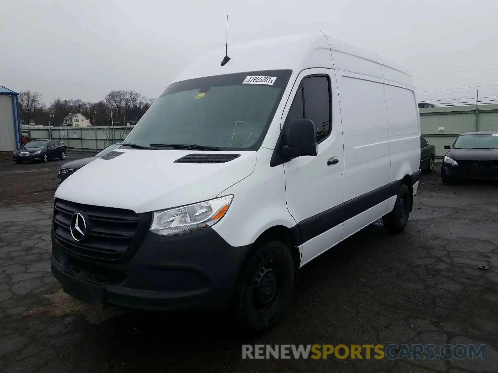 2 Фотография поврежденного автомобиля WD4PF0CD0KP182360 MERCEDES-BENZ SPRINTER 2019