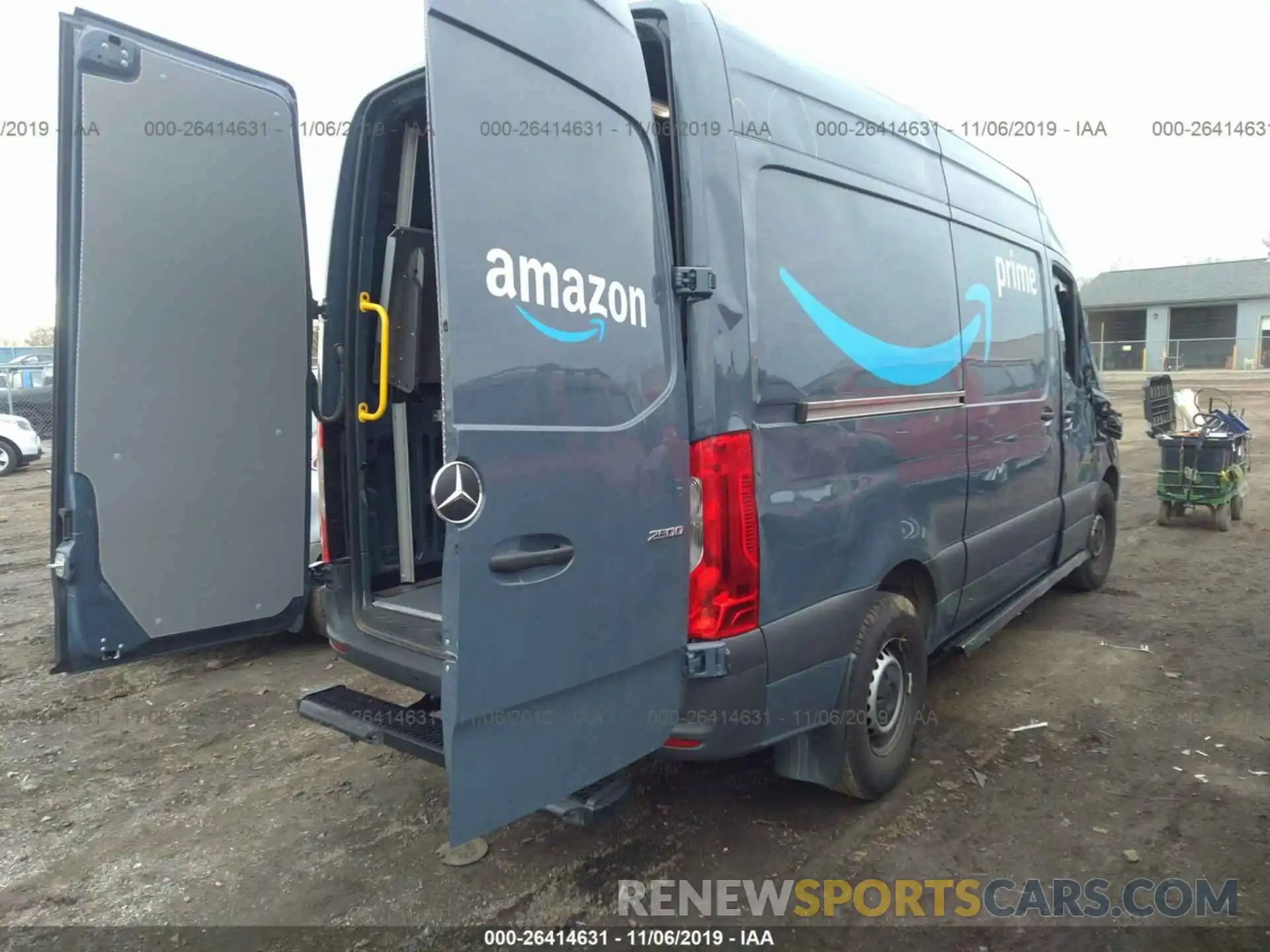 4 Photograph of a damaged car WD4PF0CD0KT004875 MERCEDES-BENZ SPRINTER 2019