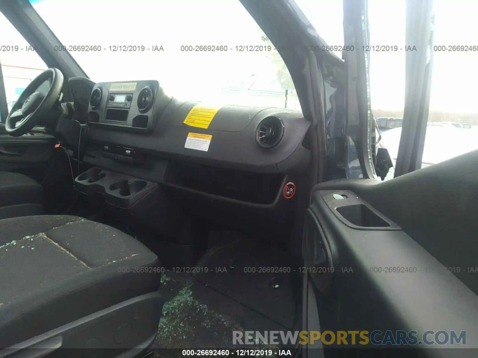 5 Photograph of a damaged car WD4PF0CD1KT004318 MERCEDES-BENZ SPRINTER 2019