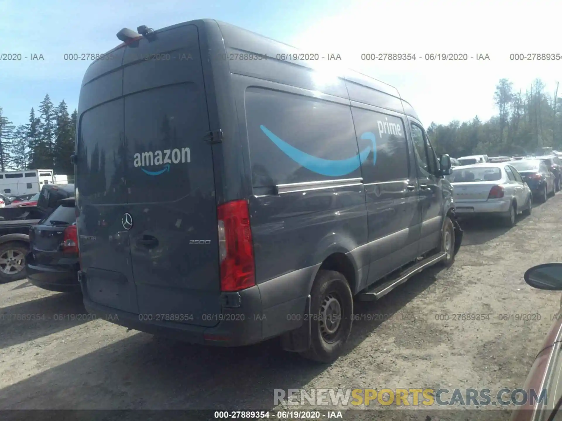 4 Photograph of a damaged car WD4PF0CD2KP041323 MERCEDES-BENZ SPRINTER 2019