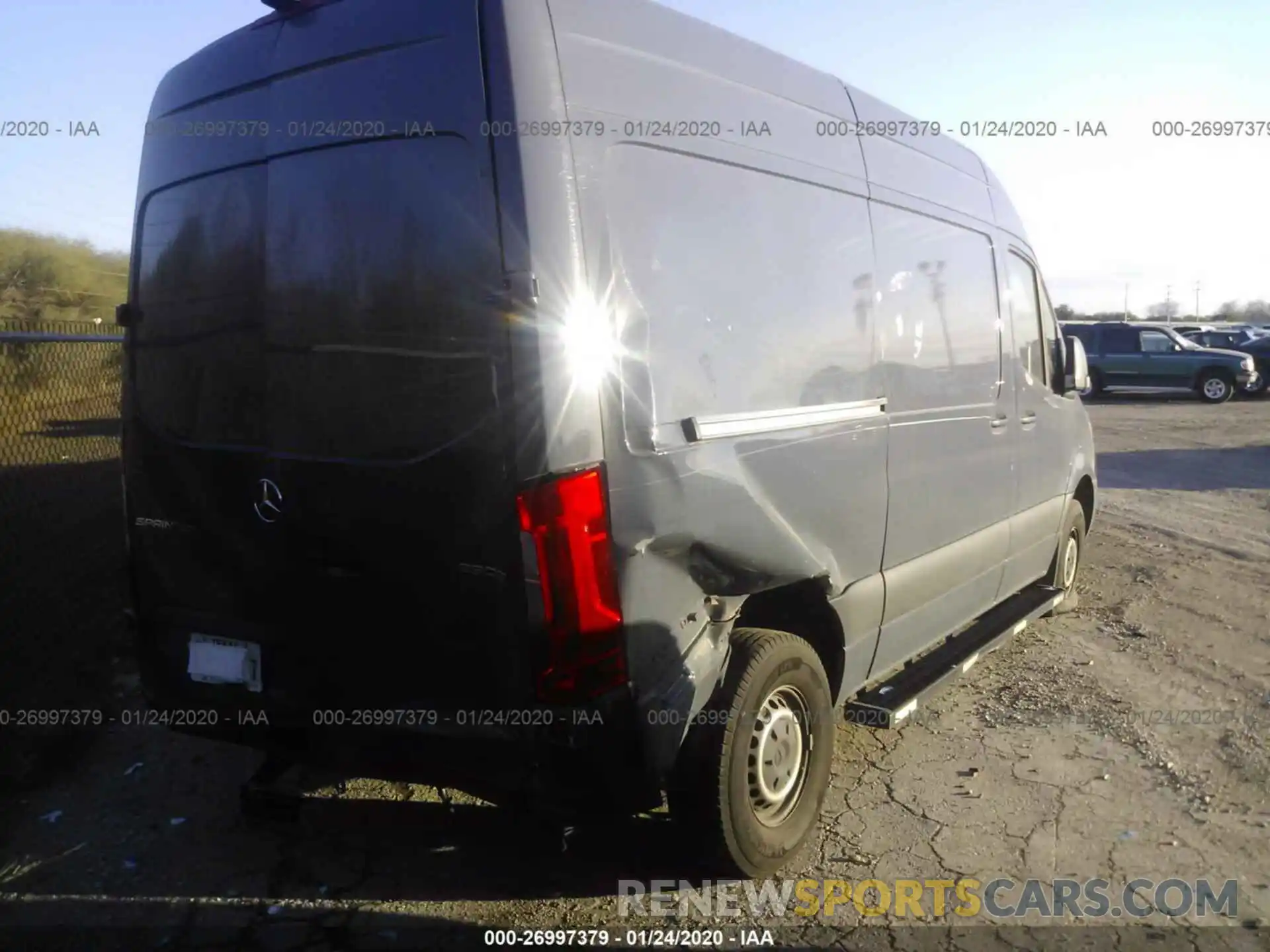 4 Фотография поврежденного автомобиля WD4PF0CD2KP058039 MERCEDES-BENZ SPRINTER 2019