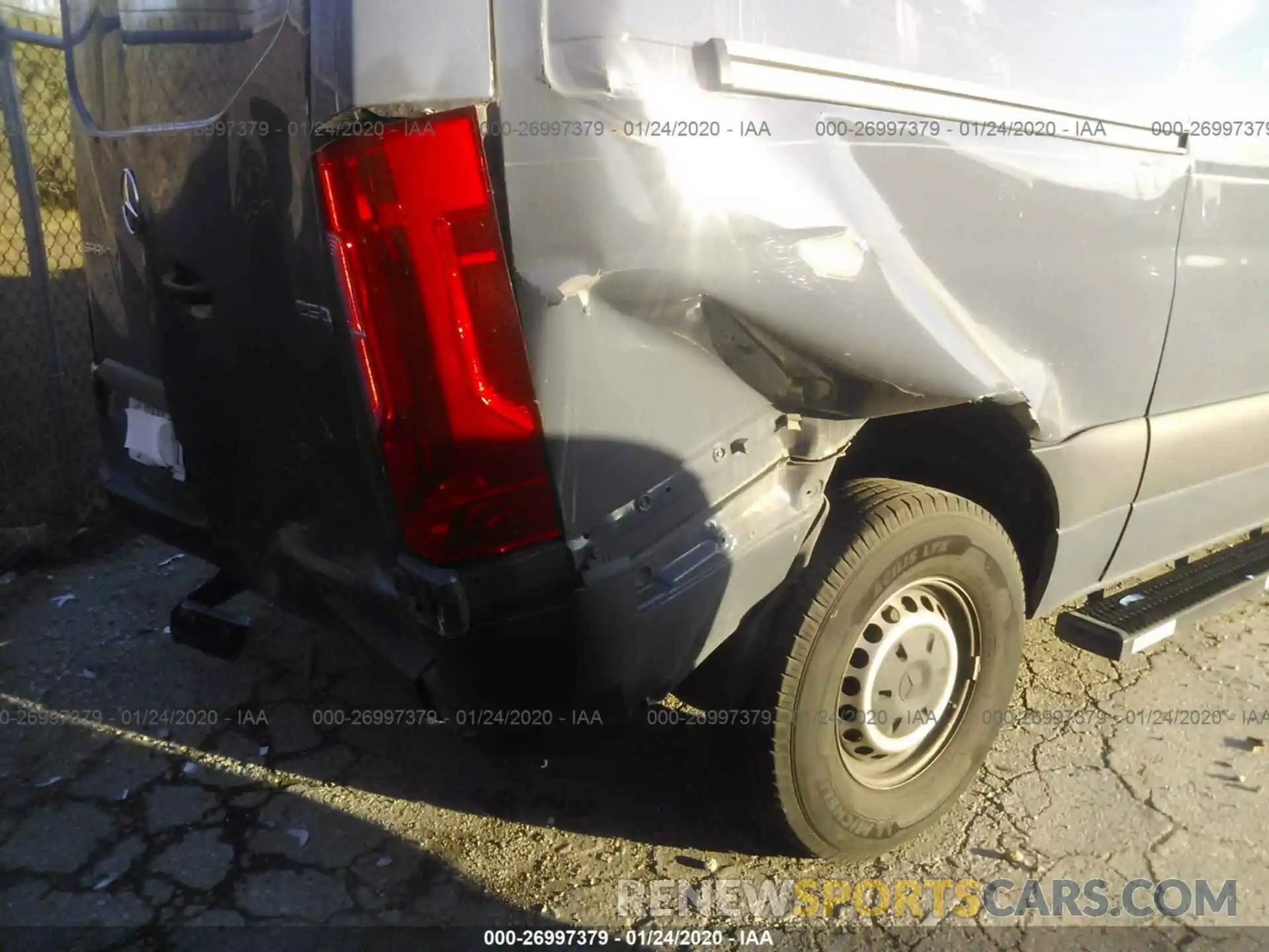 6 Photograph of a damaged car WD4PF0CD2KP058039 MERCEDES-BENZ SPRINTER 2019