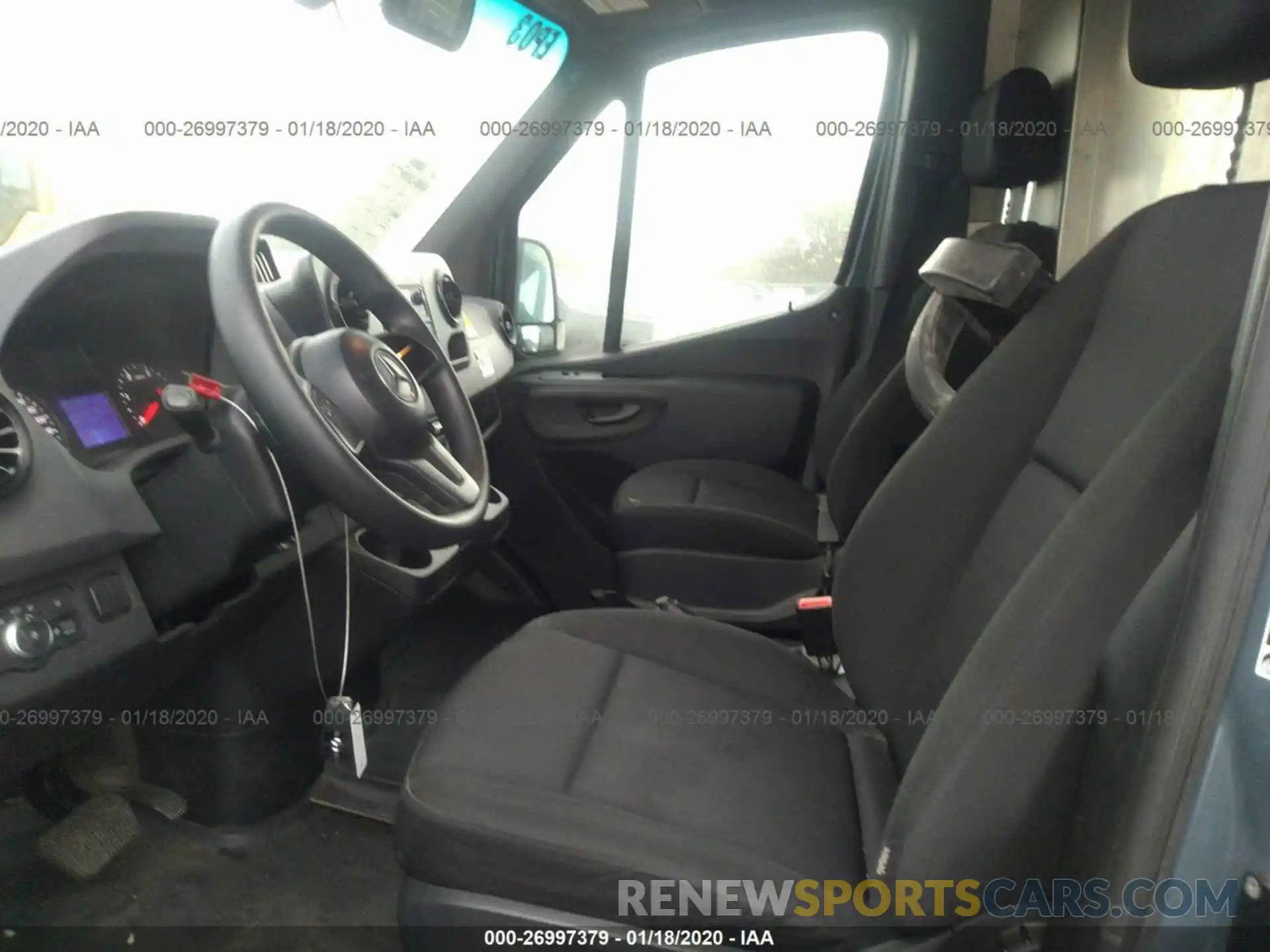 8 Photograph of a damaged car WD4PF0CD2KP058039 MERCEDES-BENZ SPRINTER 2019