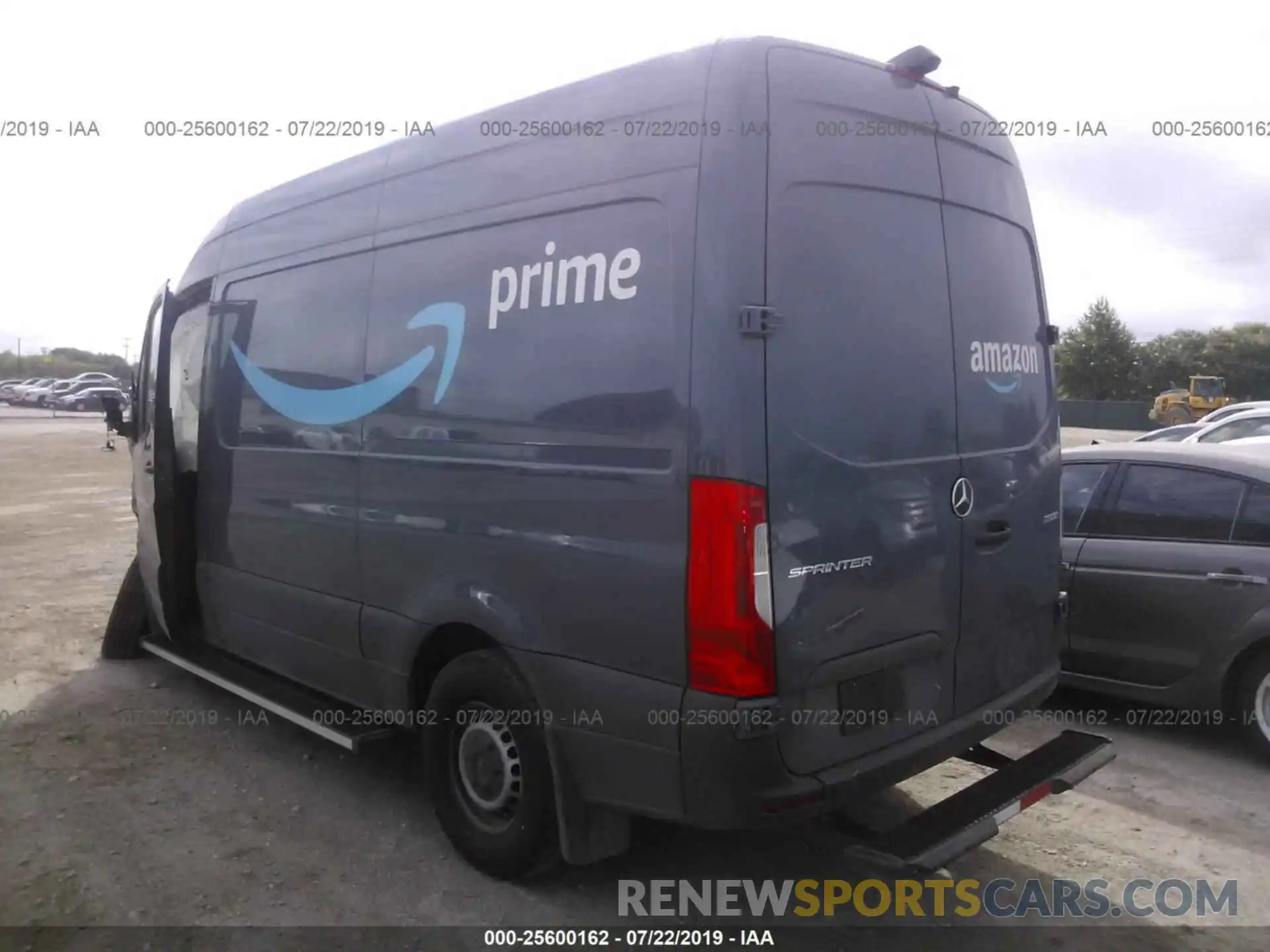 3 Photograph of a damaged car WD4PF0CD2KP066206 MERCEDES-BENZ SPRINTER 2019