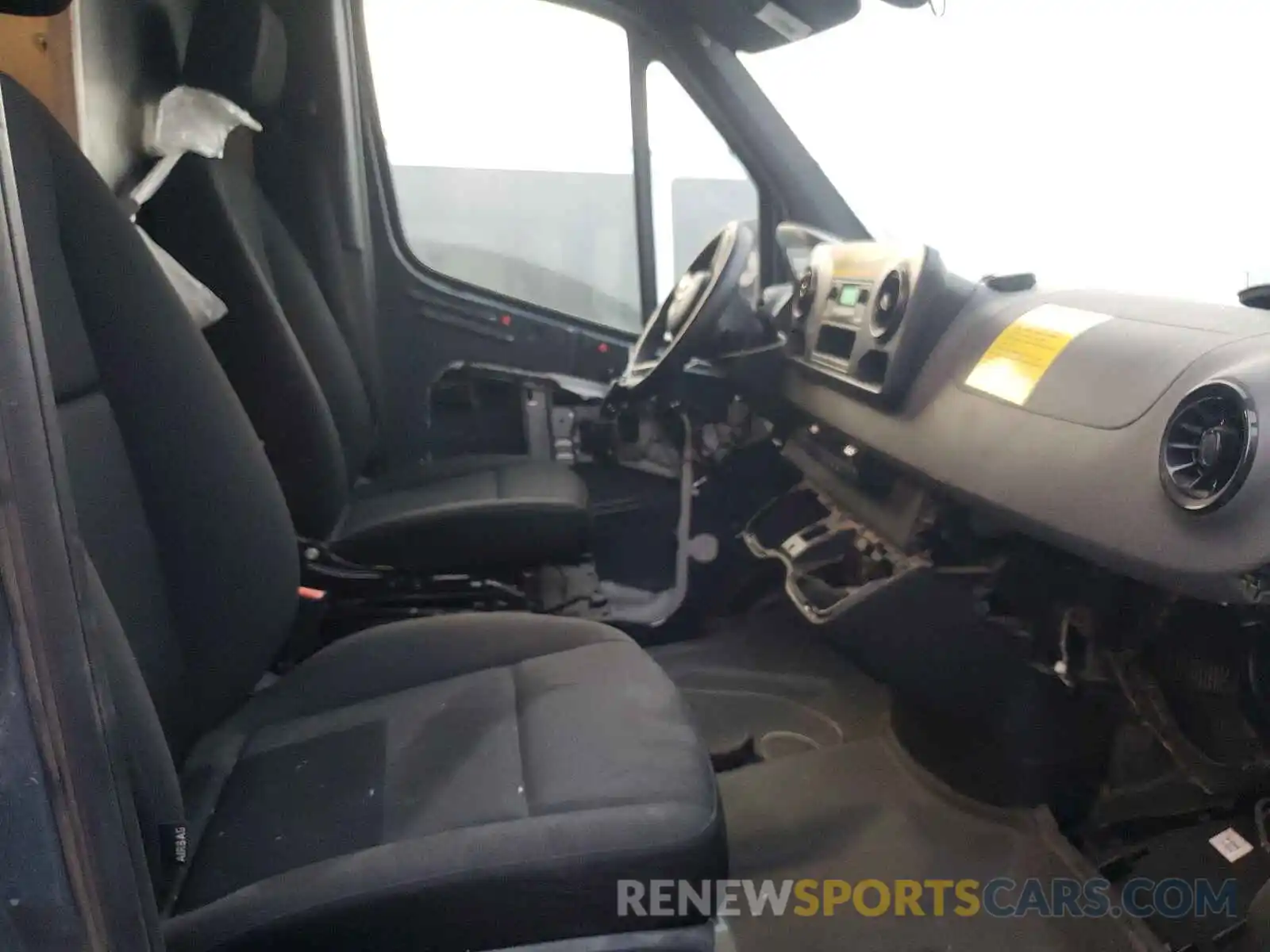 5 Photograph of a damaged car WD4PF0CD2KP090473 MERCEDES-BENZ SPRINTER 2019