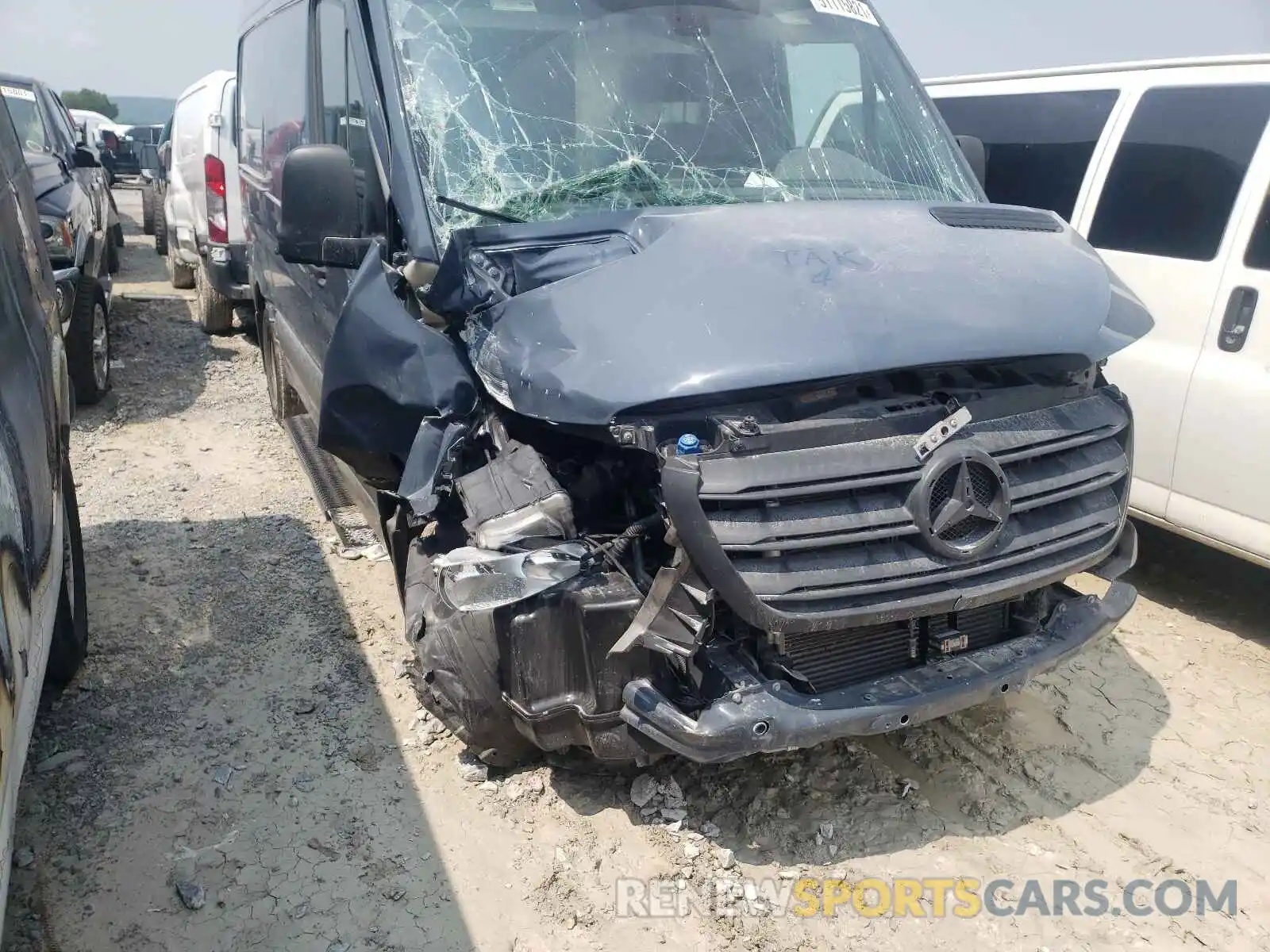 9 Photograph of a damaged car WD4PF0CD2KP090473 MERCEDES-BENZ SPRINTER 2019