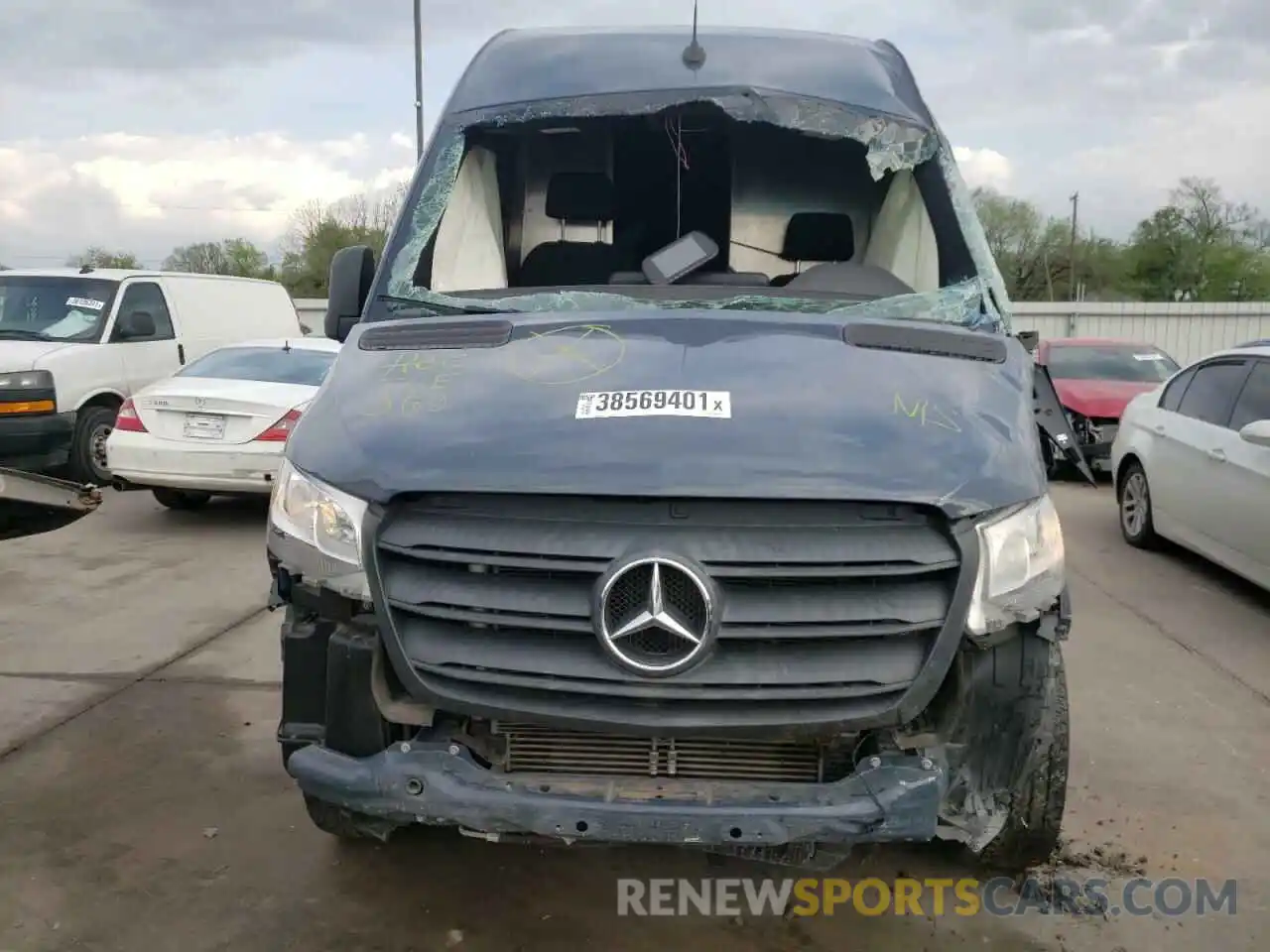 9 Photograph of a damaged car WD4PF0CD2KP091140 MERCEDES-BENZ SPRINTER 2019