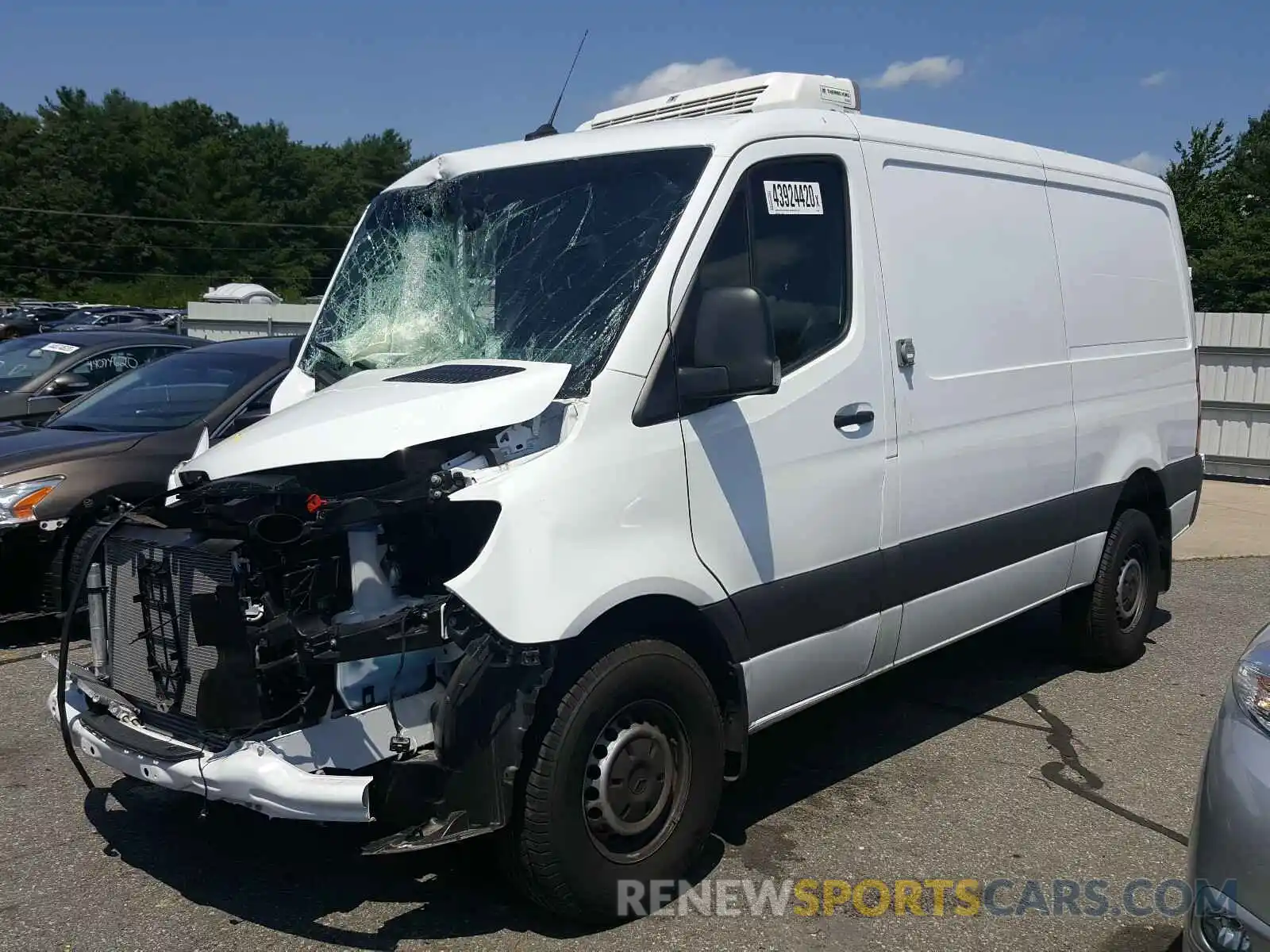 2 Photograph of a damaged car WD4PF0CD2KP114254 MERCEDES-BENZ SPRINTER 2019