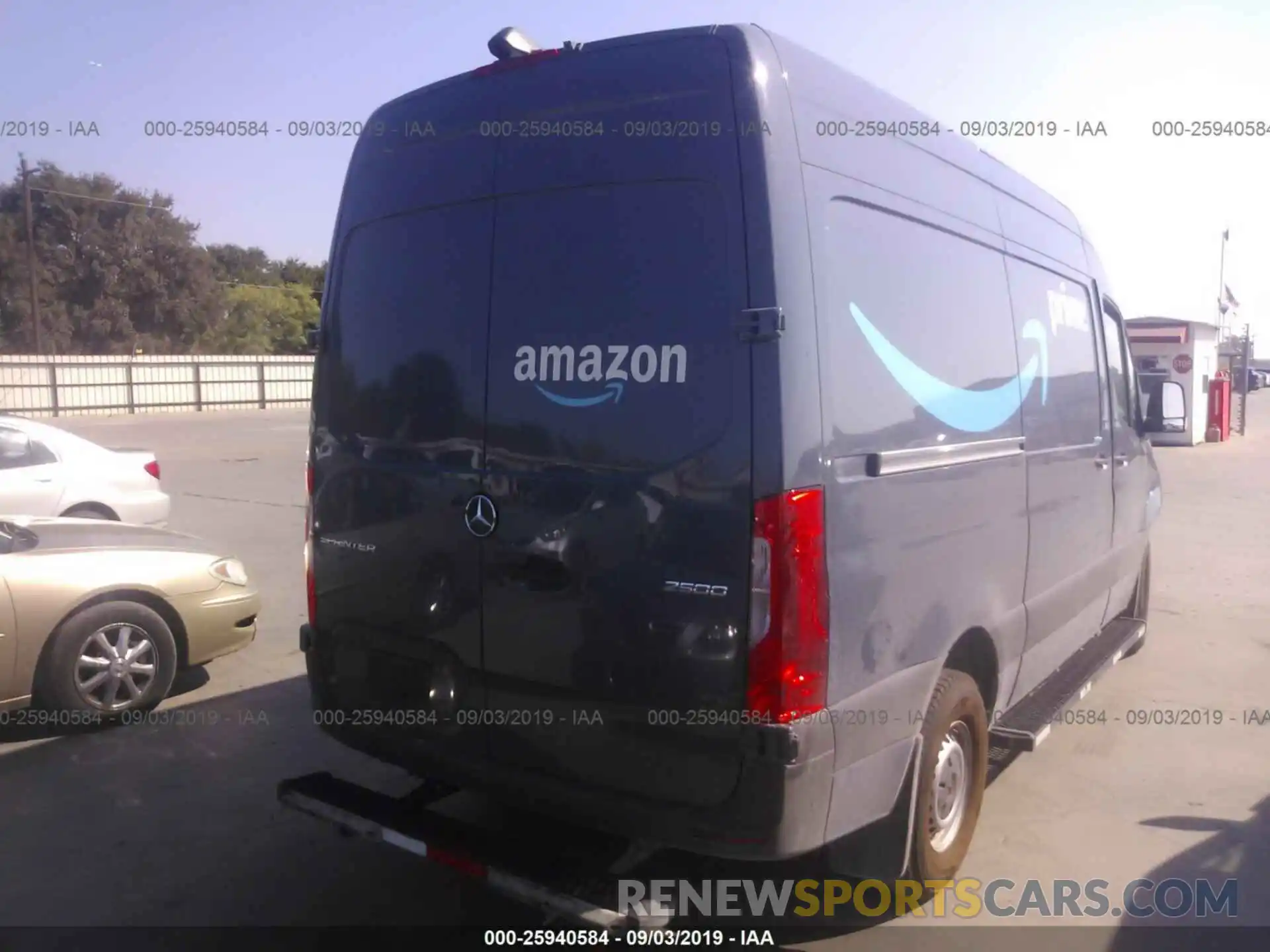 4 Photograph of a damaged car WD4PF0CD3KP059796 MERCEDES-BENZ SPRINTER 2019