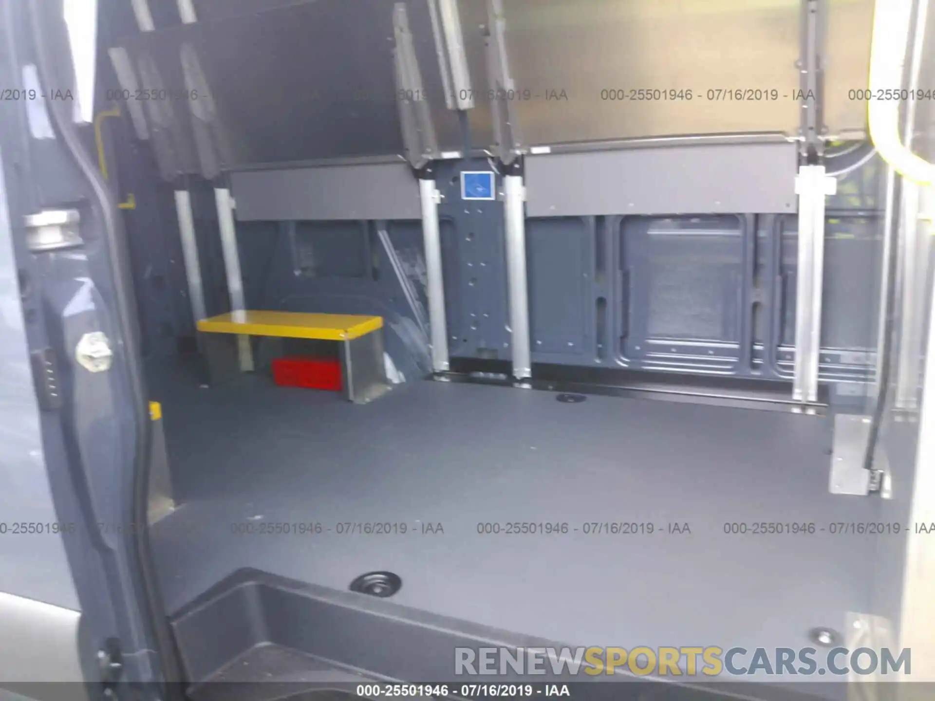 8 Photograph of a damaged car WD4PF0CD3KP096072 MERCEDES-BENZ SPRINTER 2019