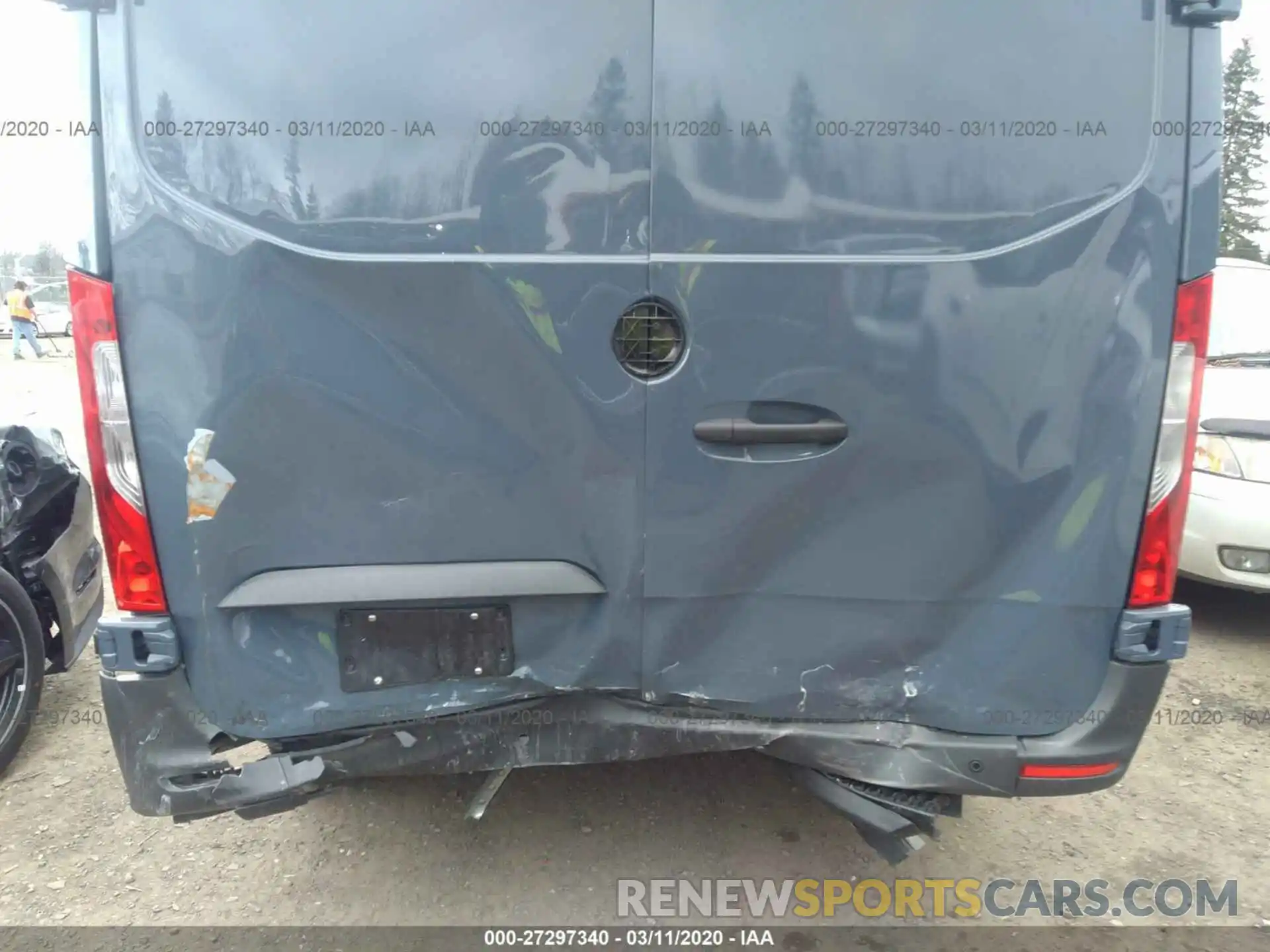 6 Photograph of a damaged car WD4PF0CD4KP030565 MERCEDES-BENZ SPRINTER 2019