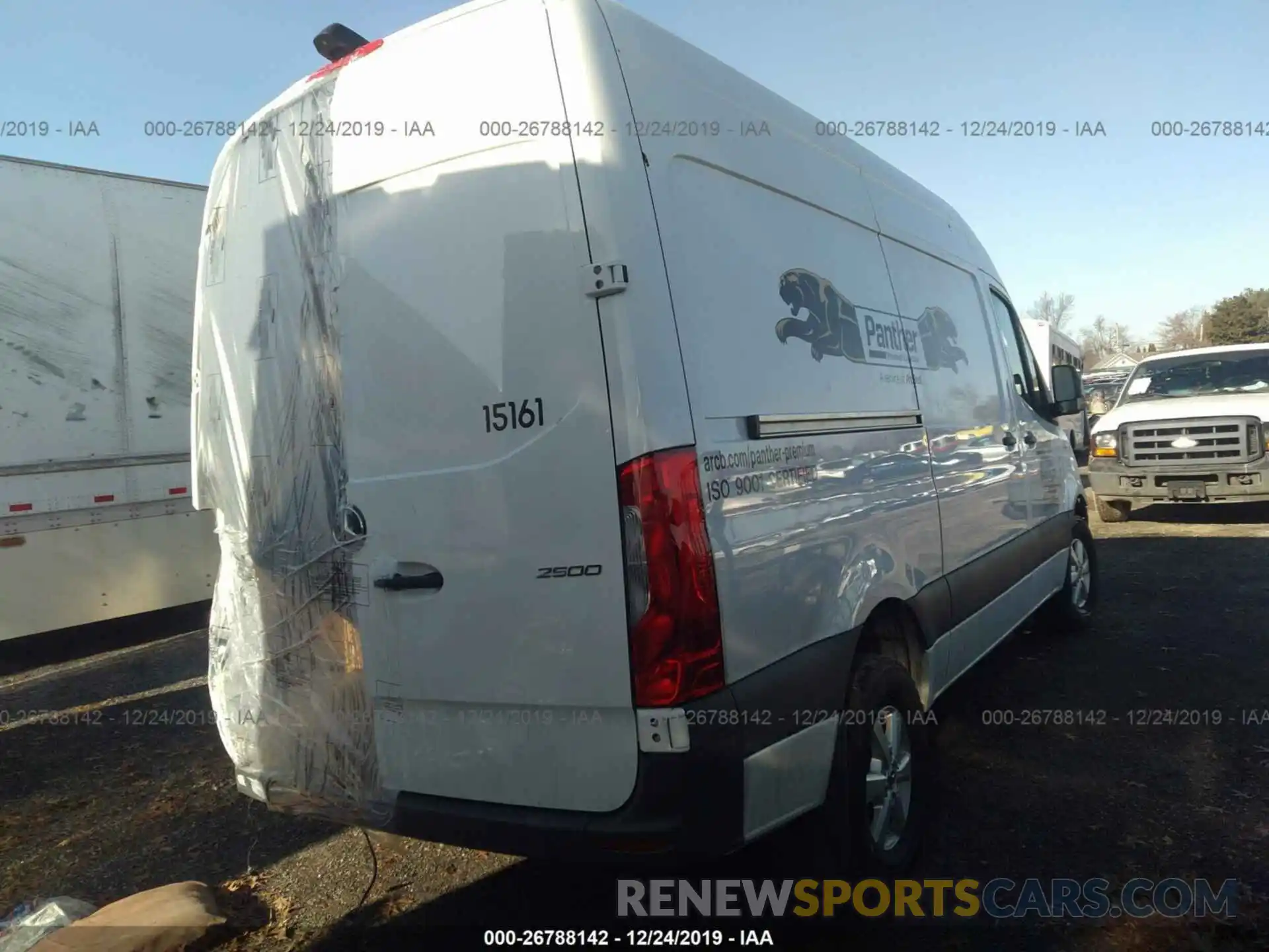 4 Photograph of a damaged car WD4PF0CD5KP039016 MERCEDES-BENZ SPRINTER 2019