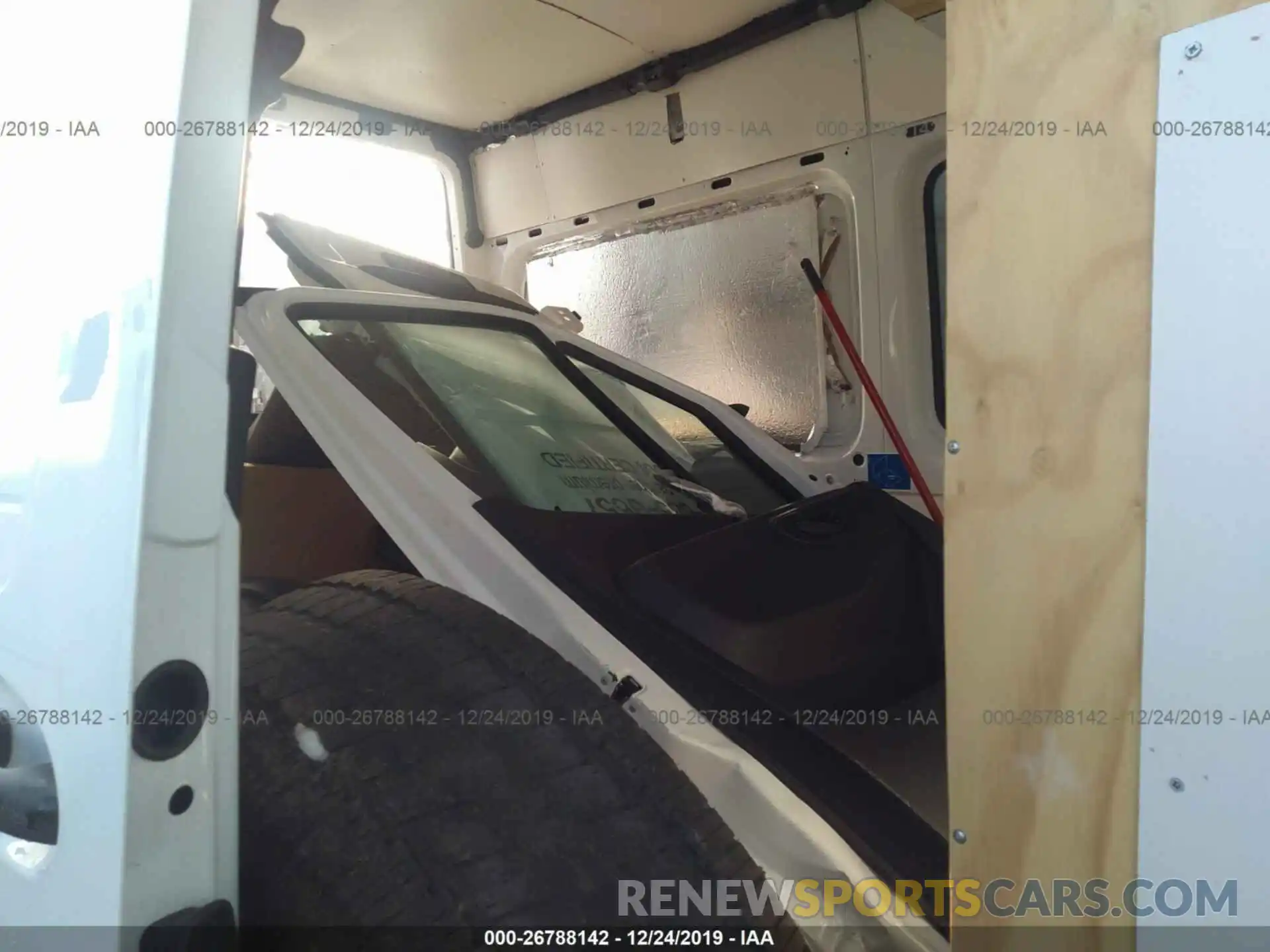 8 Photograph of a damaged car WD4PF0CD5KP039016 MERCEDES-BENZ SPRINTER 2019