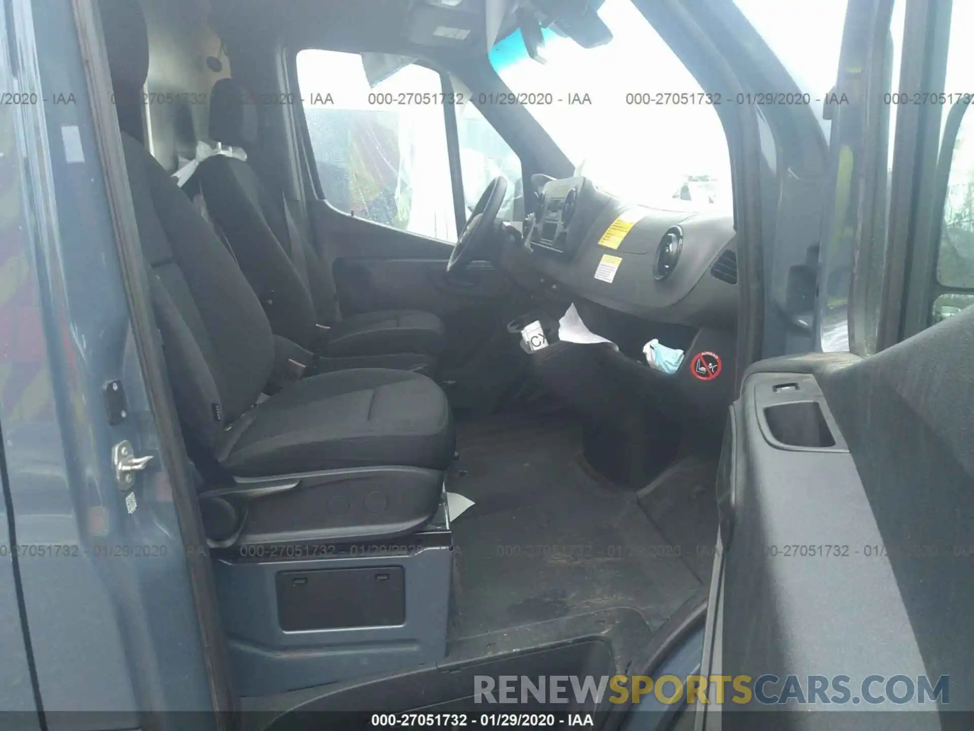 5 Photograph of a damaged car WD4PF0CD6KP032138 MERCEDES-BENZ SPRINTER 2019