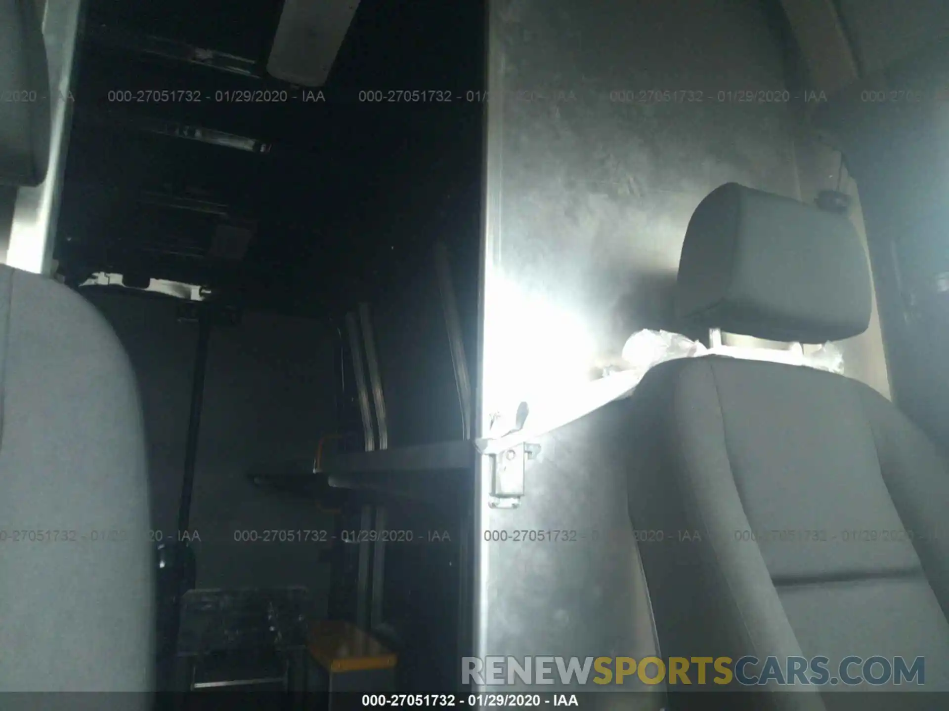 8 Photograph of a damaged car WD4PF0CD6KP032138 MERCEDES-BENZ SPRINTER 2019