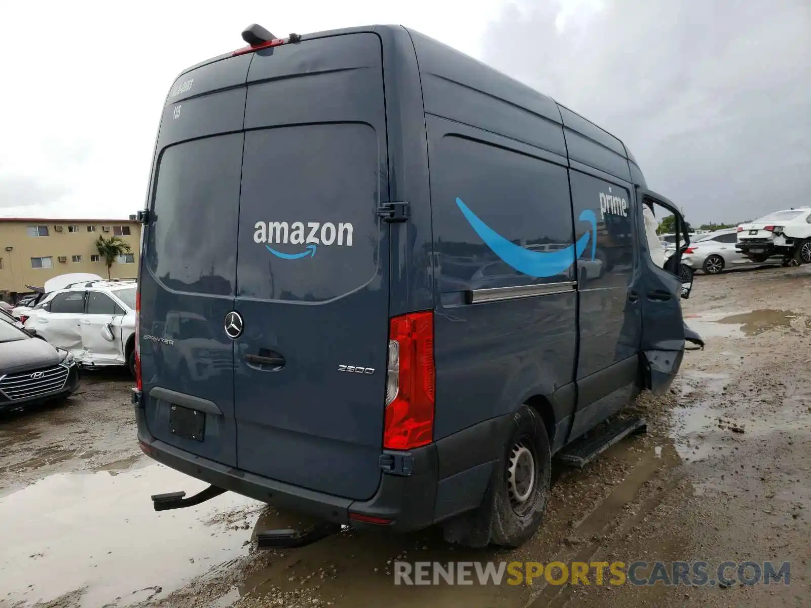 4 Photograph of a damaged car WD4PF0CD7KP041561 MERCEDES-BENZ SPRINTER 2019