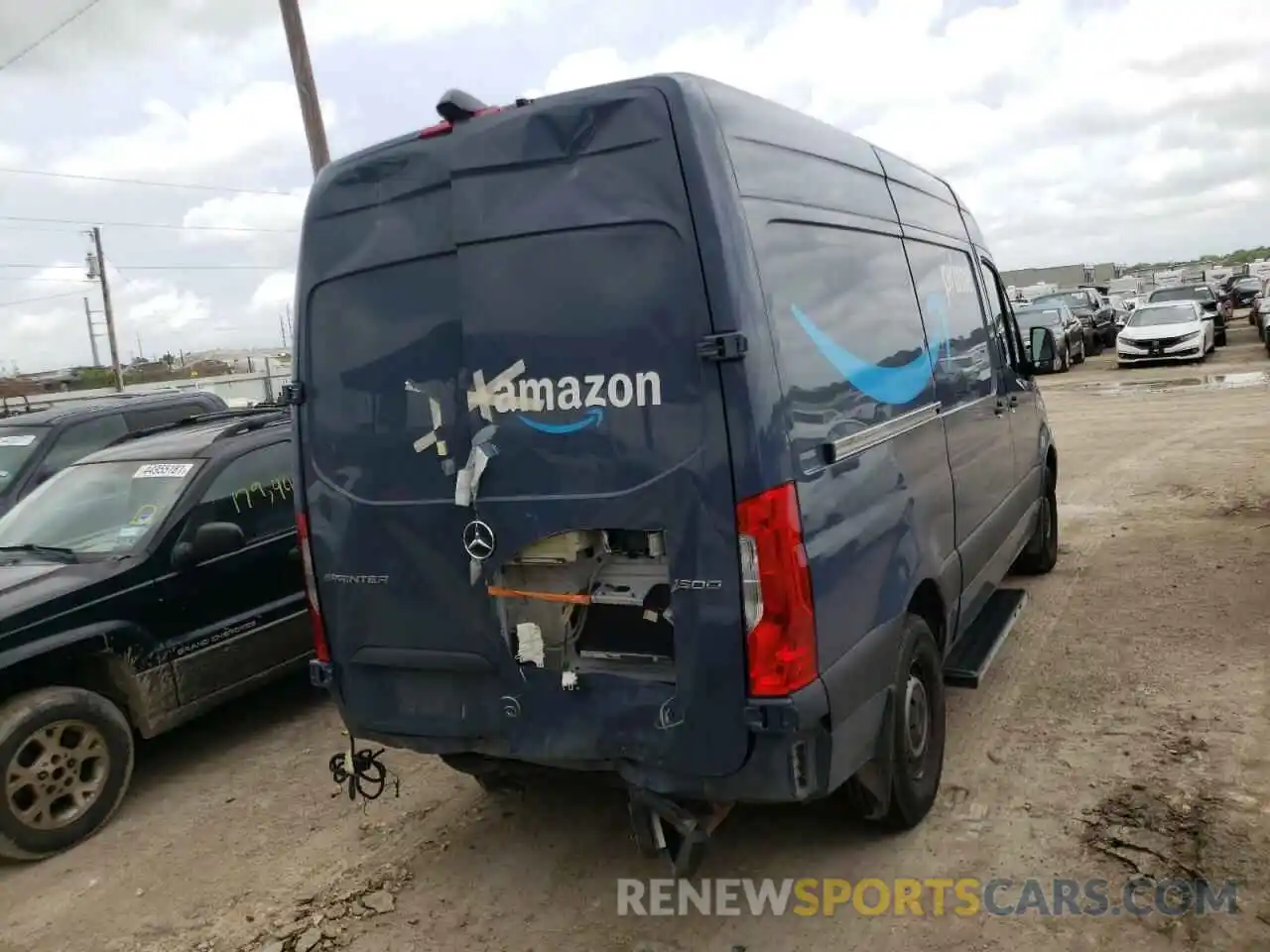 4 Photograph of a damaged car WD4PF0CD7KT003965 MERCEDES-BENZ SPRINTER 2019