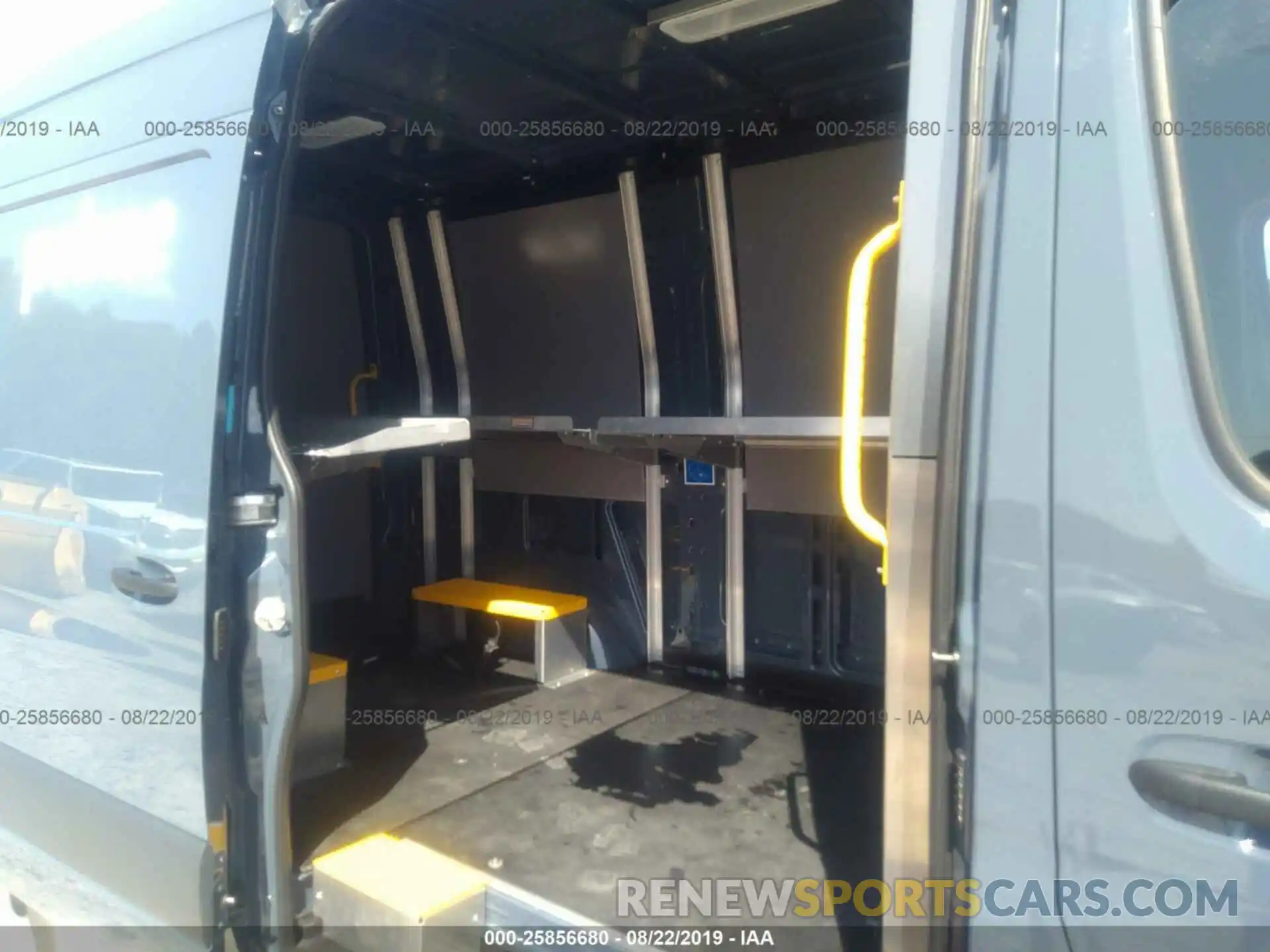 8 Фотография поврежденного автомобиля WD4PF0CD7KT004789 MERCEDES-BENZ SPRINTER 2019