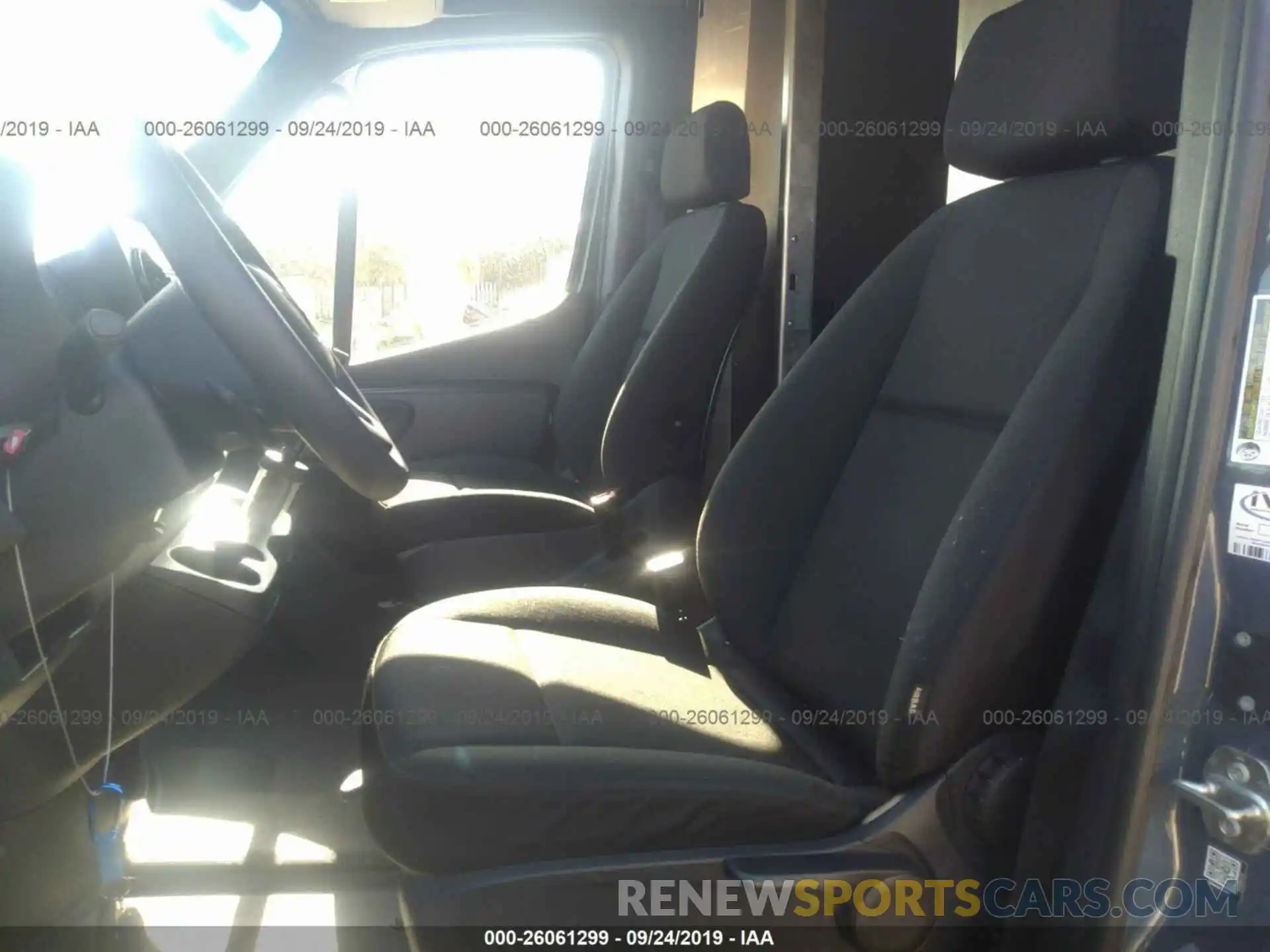 8 Photograph of a damaged car WD4PF0CD7KT004954 MERCEDES-BENZ SPRINTER 2019