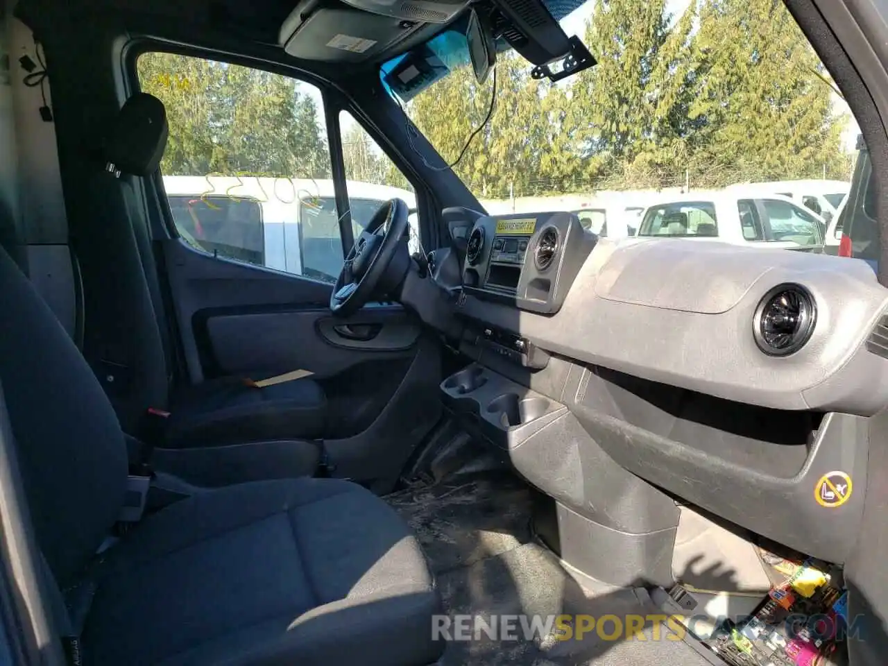 5 Photograph of a damaged car WD4PF0CD8KP044727 MERCEDES-BENZ SPRINTER 2019