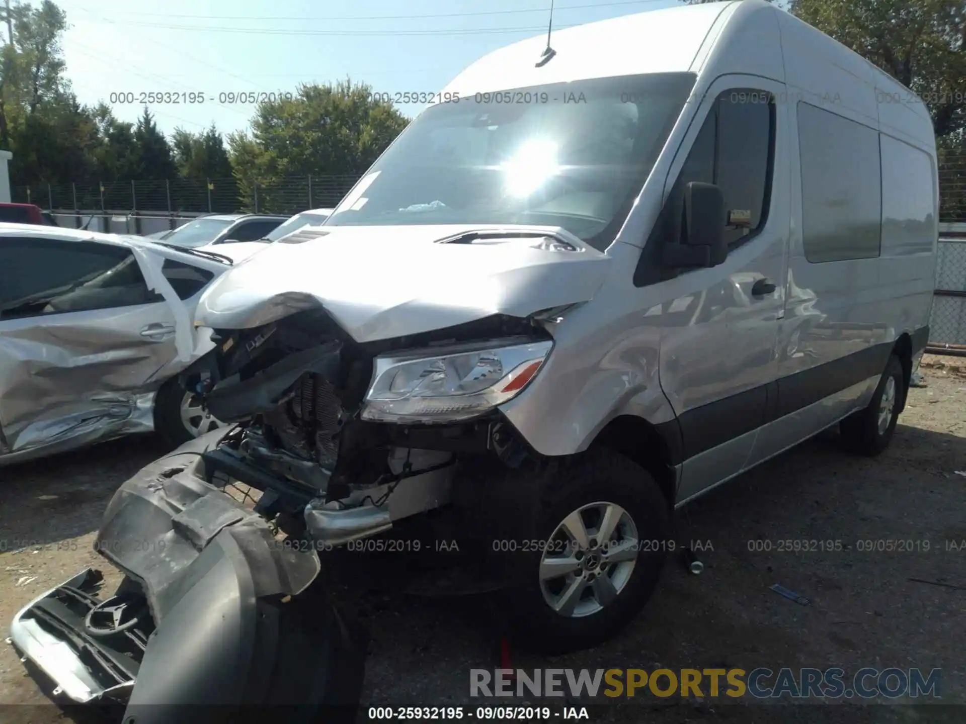 2 Фотография поврежденного автомобиля WD4PF0CD8KP078408 MERCEDES-BENZ SPRINTER 2019