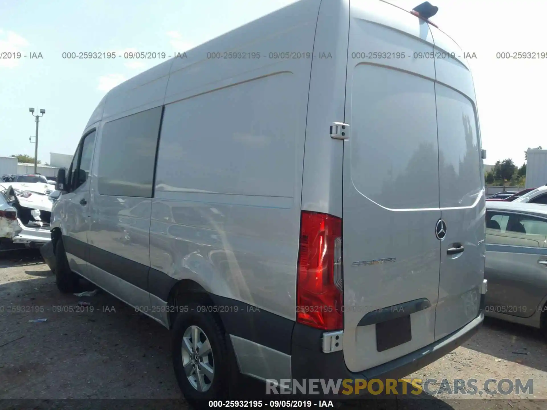 3 Фотография поврежденного автомобиля WD4PF0CD8KP078408 MERCEDES-BENZ SPRINTER 2019