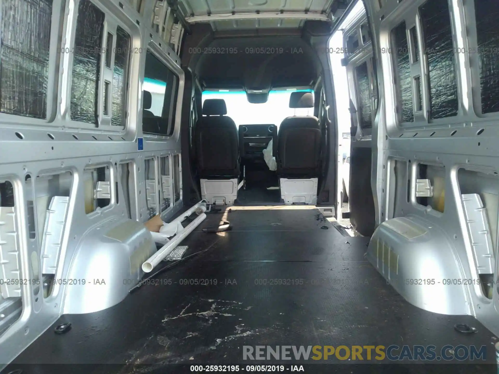 8 Фотография поврежденного автомобиля WD4PF0CD8KP078408 MERCEDES-BENZ SPRINTER 2019