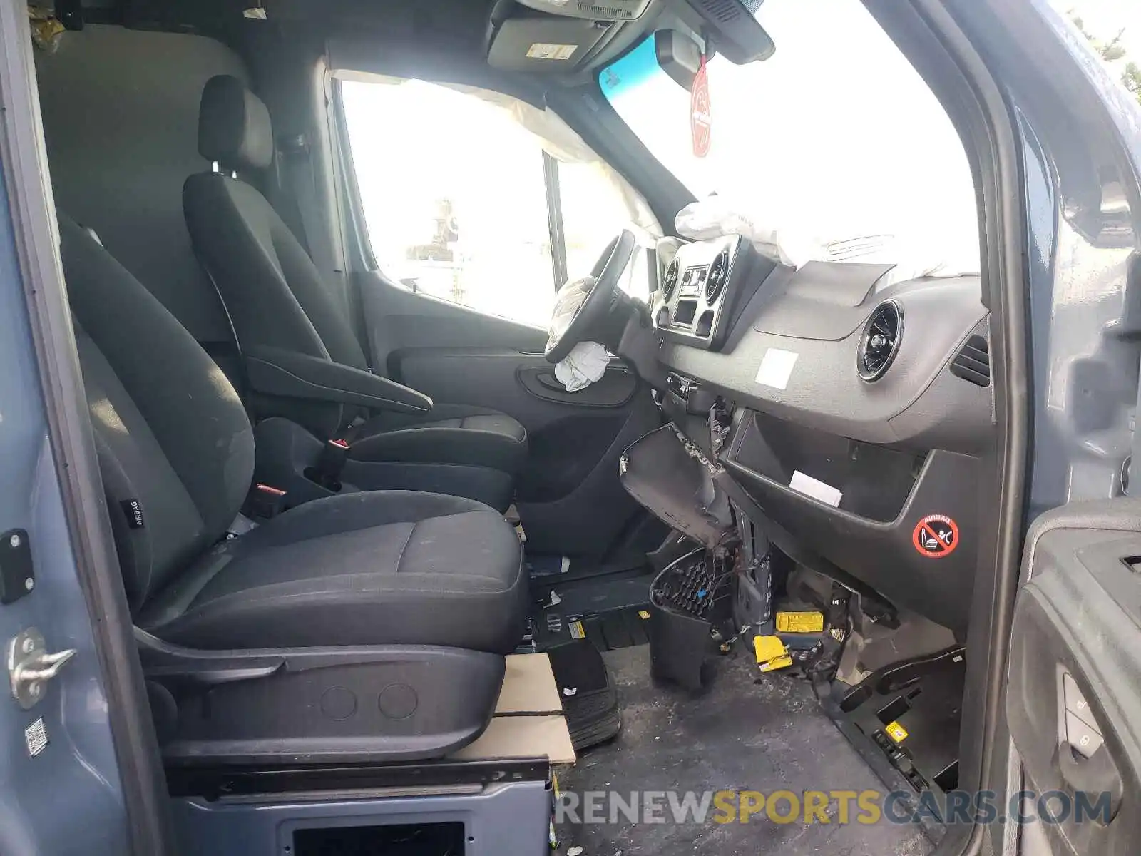 5 Photograph of a damaged car WD4PF0CD9KP035843 MERCEDES-BENZ SPRINTER 2019