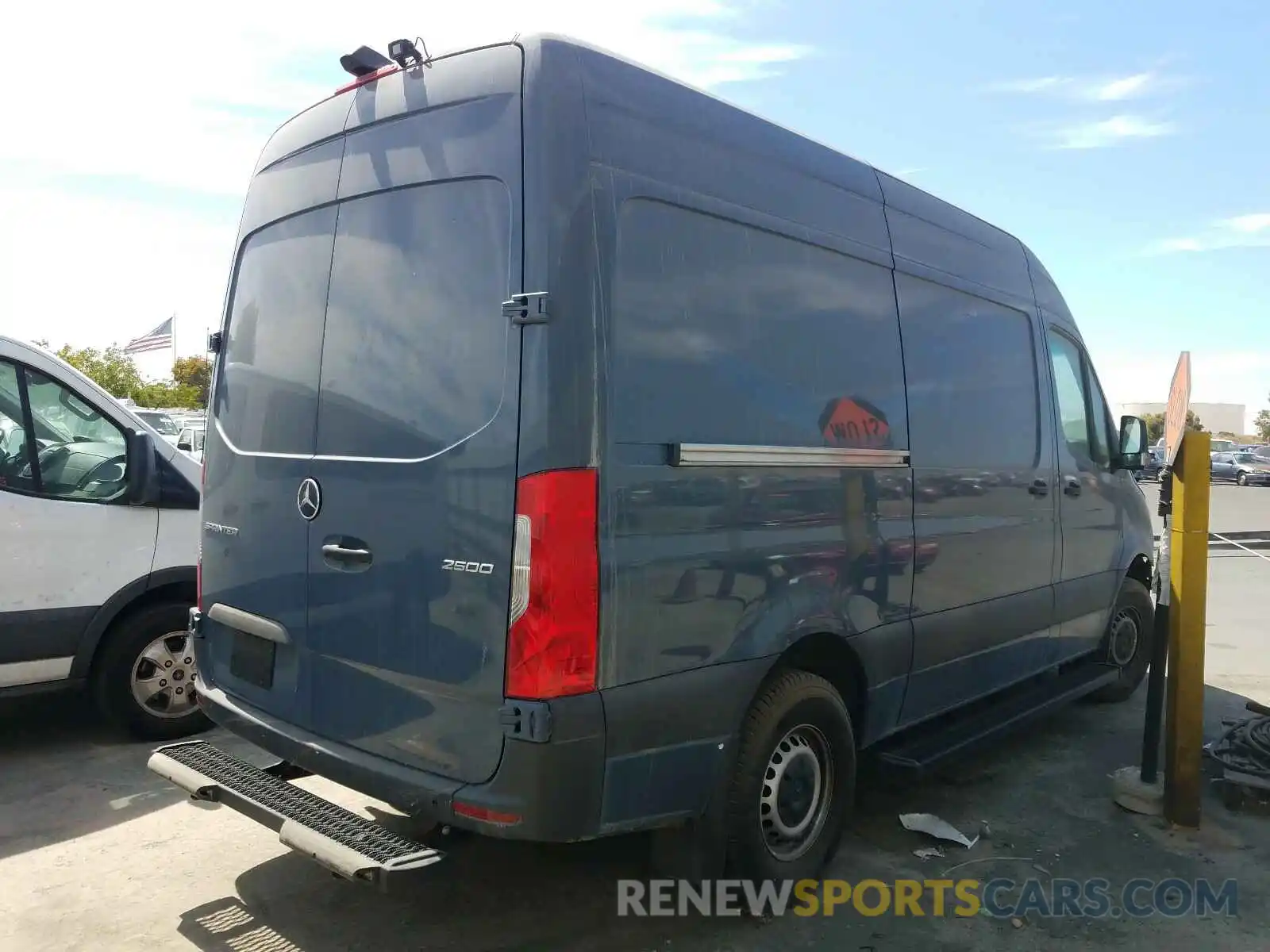 4 Фотография поврежденного автомобиля WD4PF0CD9KP043036 MERCEDES-BENZ SPRINTER 2019