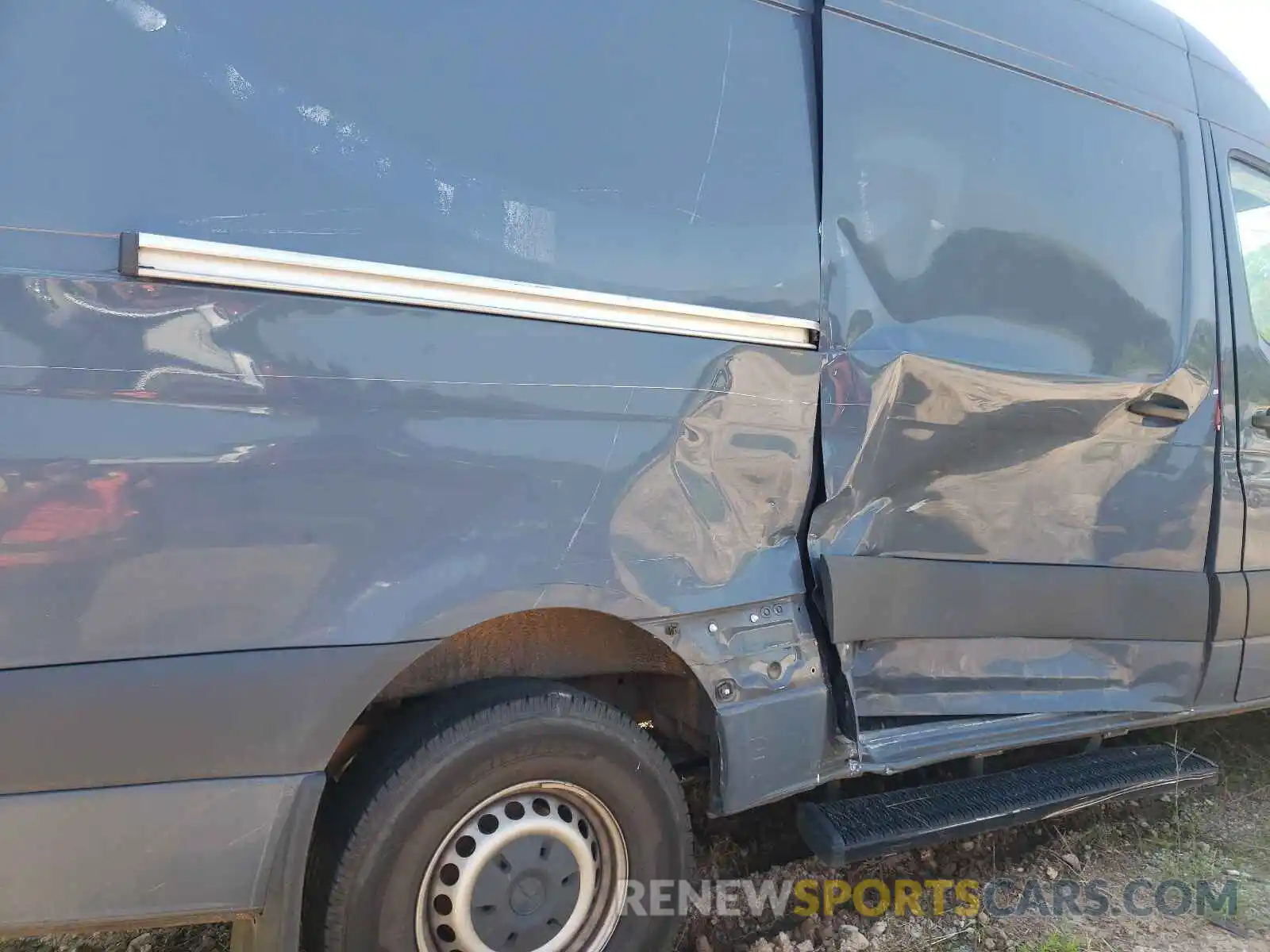 9 Photograph of a damaged car WD4PF0CD9KP102036 MERCEDES-BENZ SPRINTER 2019