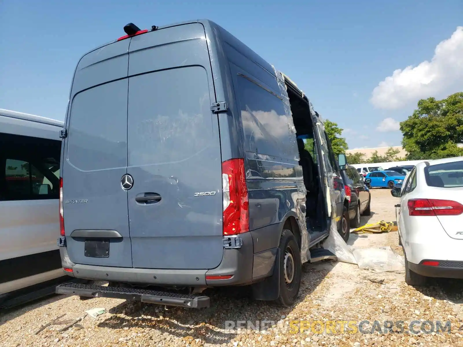 4 Фотография поврежденного автомобиля WD4PF0CD9KT004129 MERCEDES-BENZ SPRINTER 2019