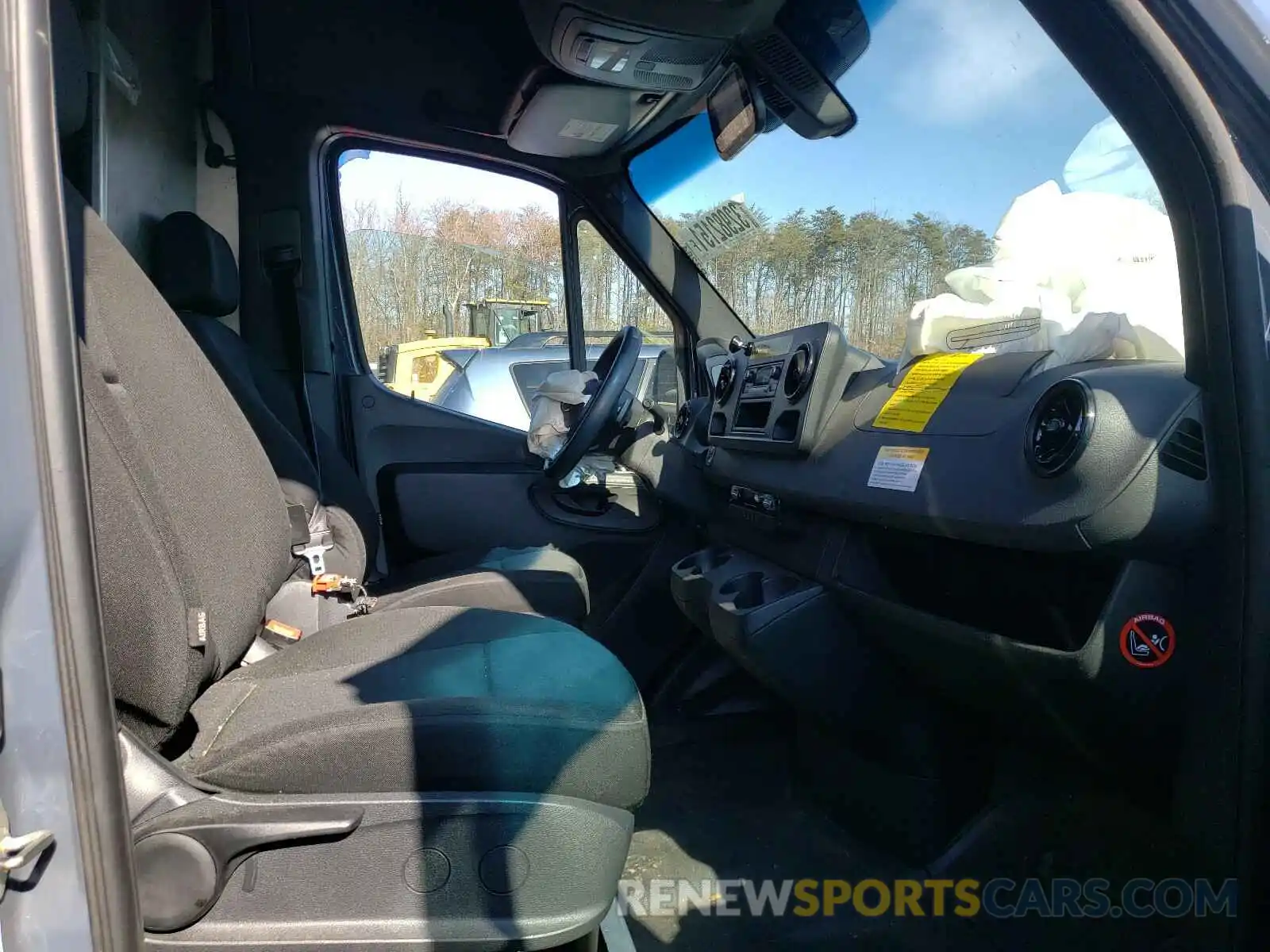 5 Photograph of a damaged car WD4PF0CD9KT004275 MERCEDES-BENZ SPRINTER 2019