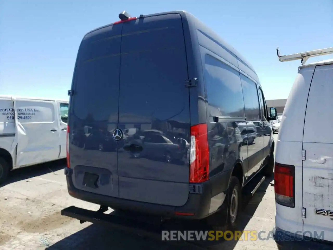 4 Photograph of a damaged car WD4PF0CDXKP085022 MERCEDES-BENZ SPRINTER 2019