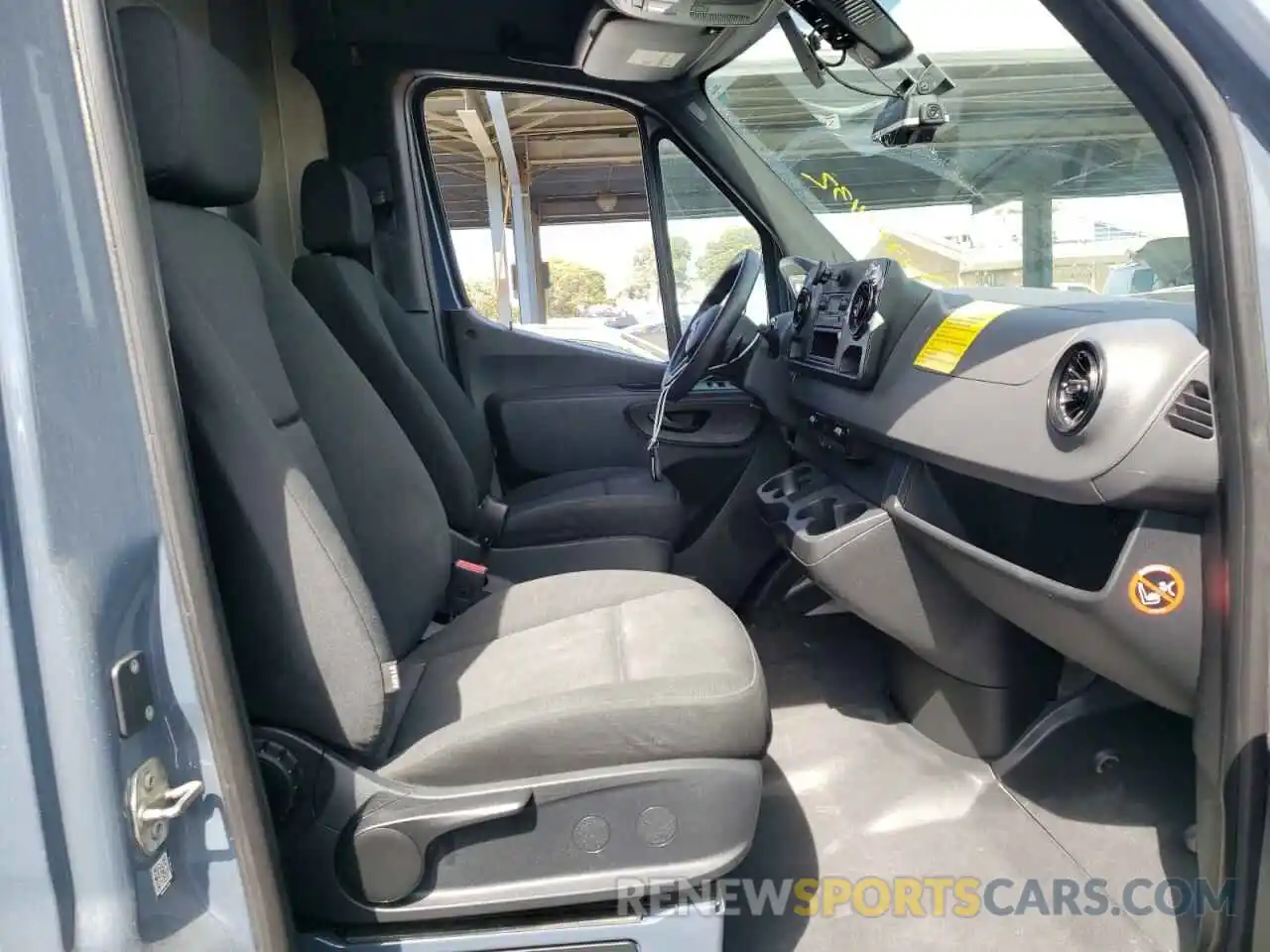 5 Photograph of a damaged car WD4PF0CDXKP085022 MERCEDES-BENZ SPRINTER 2019