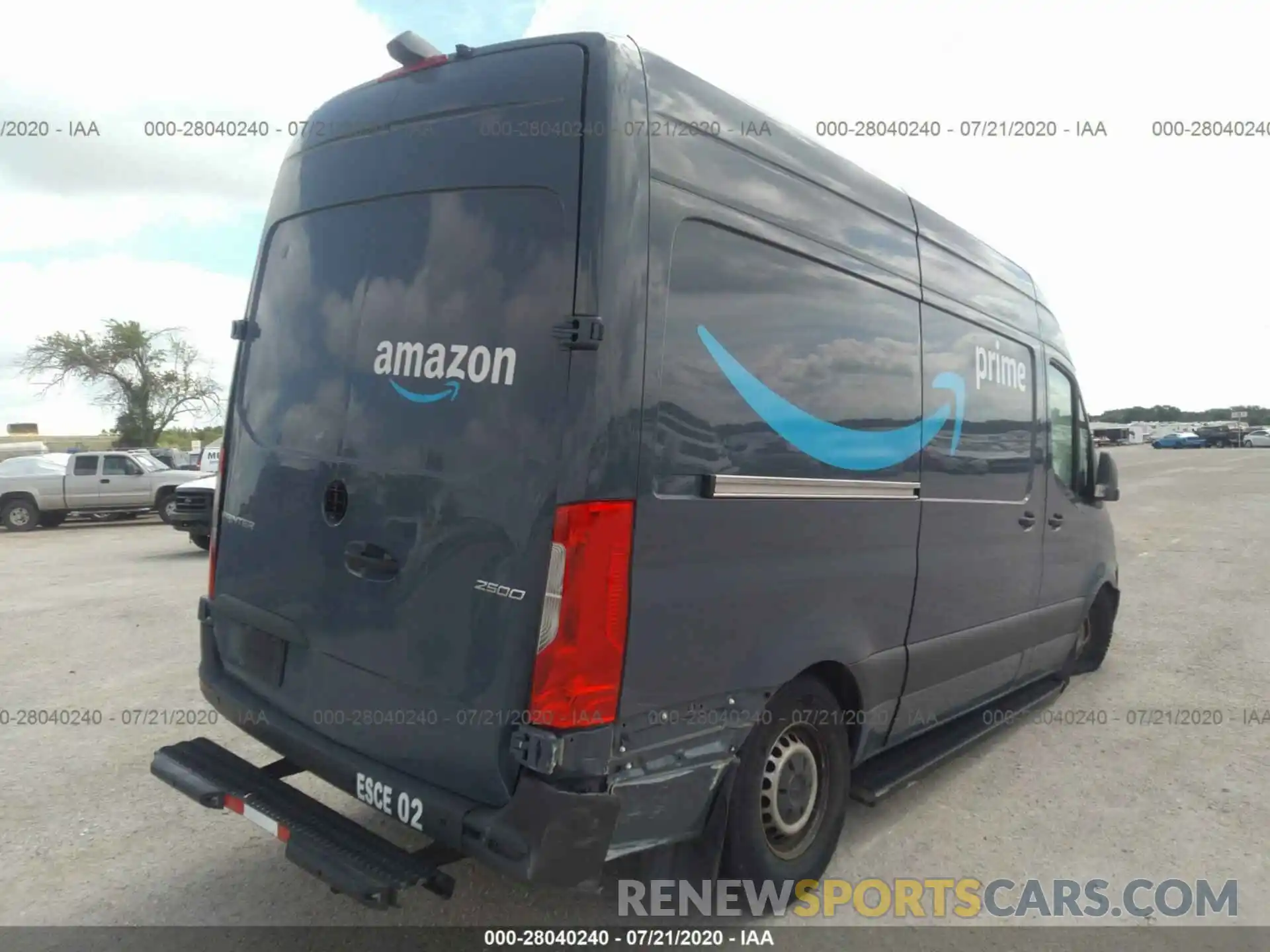 4 Photograph of a damaged car WD4PF0CDXKP096425 MERCEDES-BENZ SPRINTER 2019